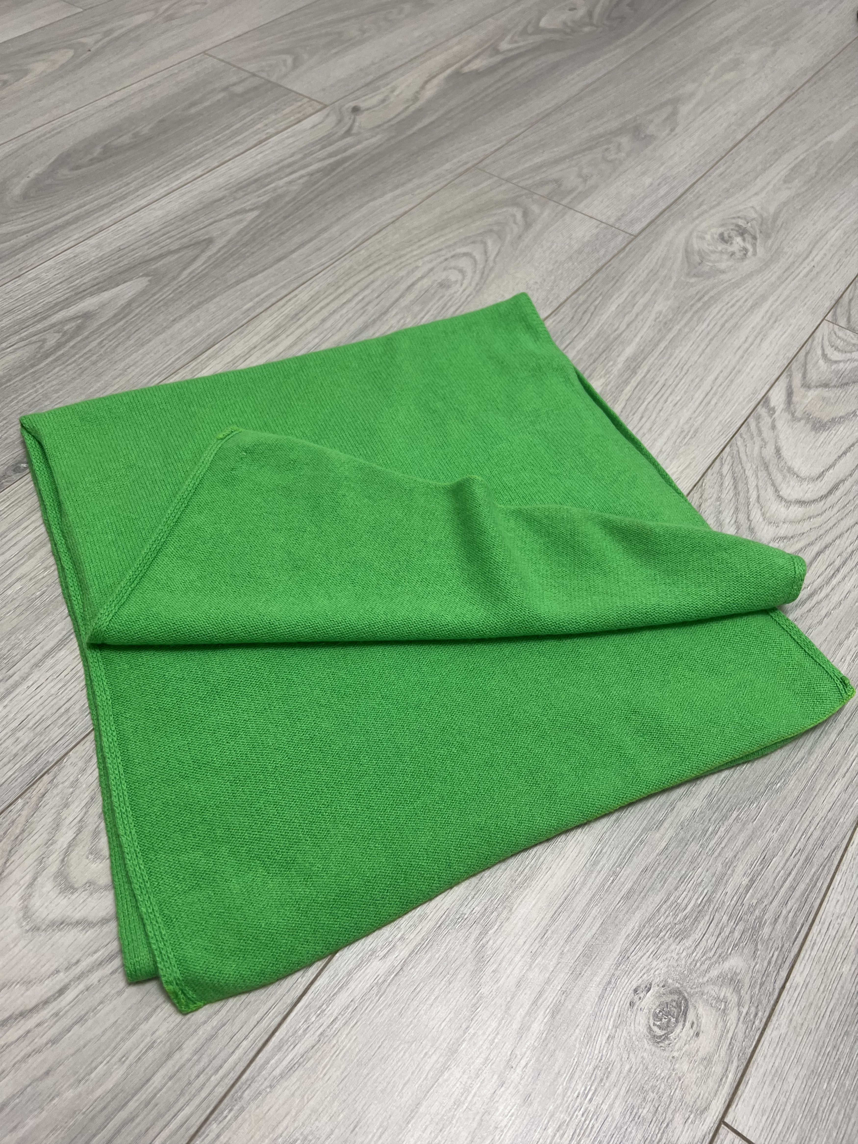 Cos Cos Women's Green Knit 100% Cashmere Scarf 180x44cm Size ONE SIZE - 3 Thumbnail