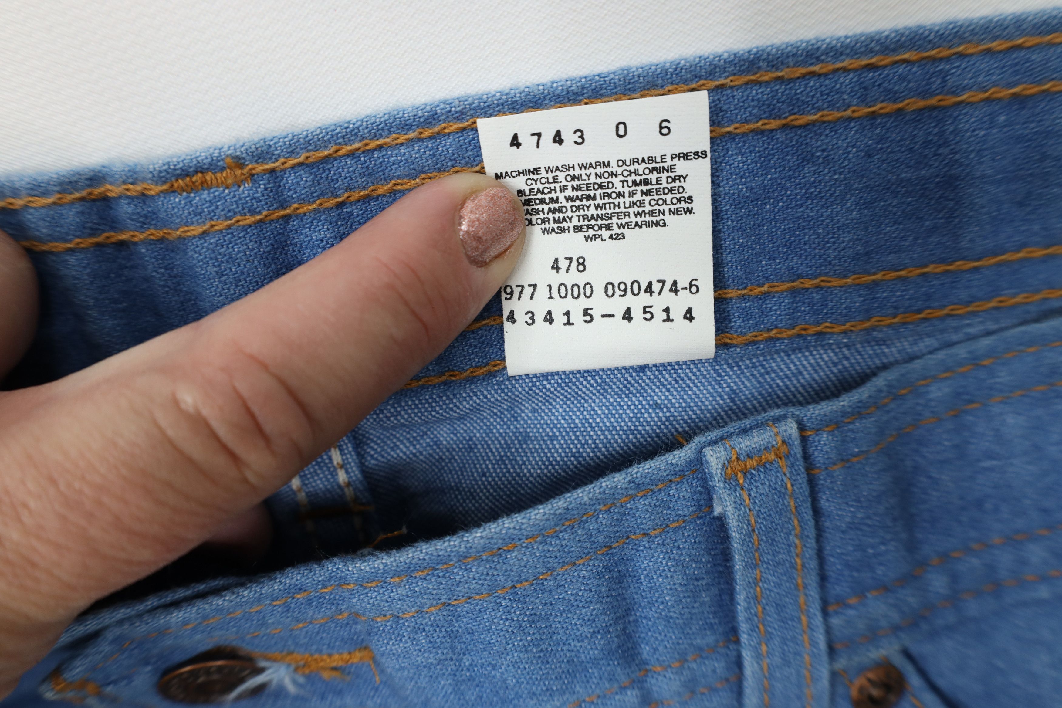 Levi's Vintage Y2K 2000 Levis Flared Wide Leg Denim Jeans Blue Size US 40 / EU 56 - 9 Thumbnail