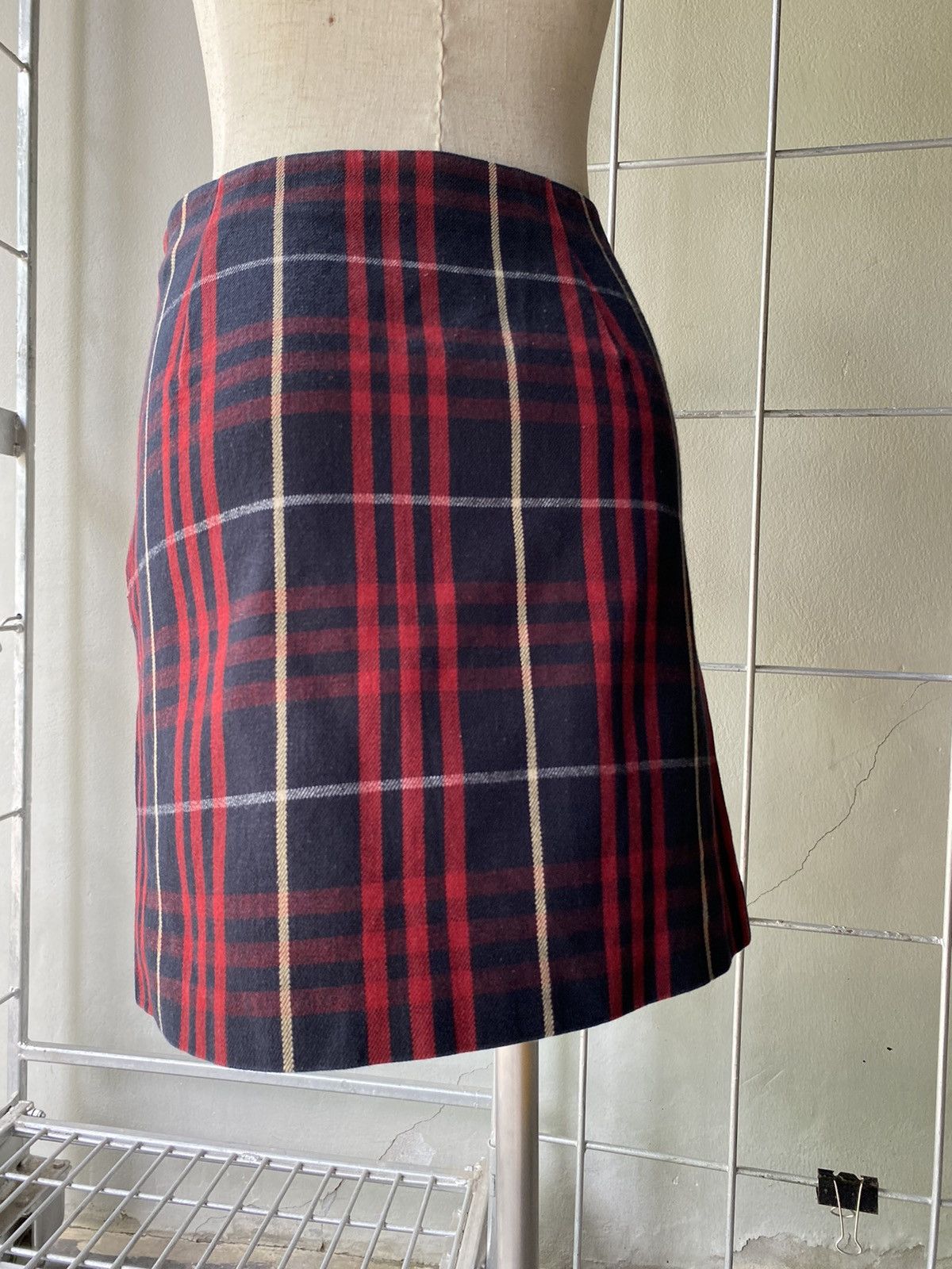 Burberry Burberry Y2K red nova check skirt Size 24" / US 00 / IT 34 - 13 Thumbnail