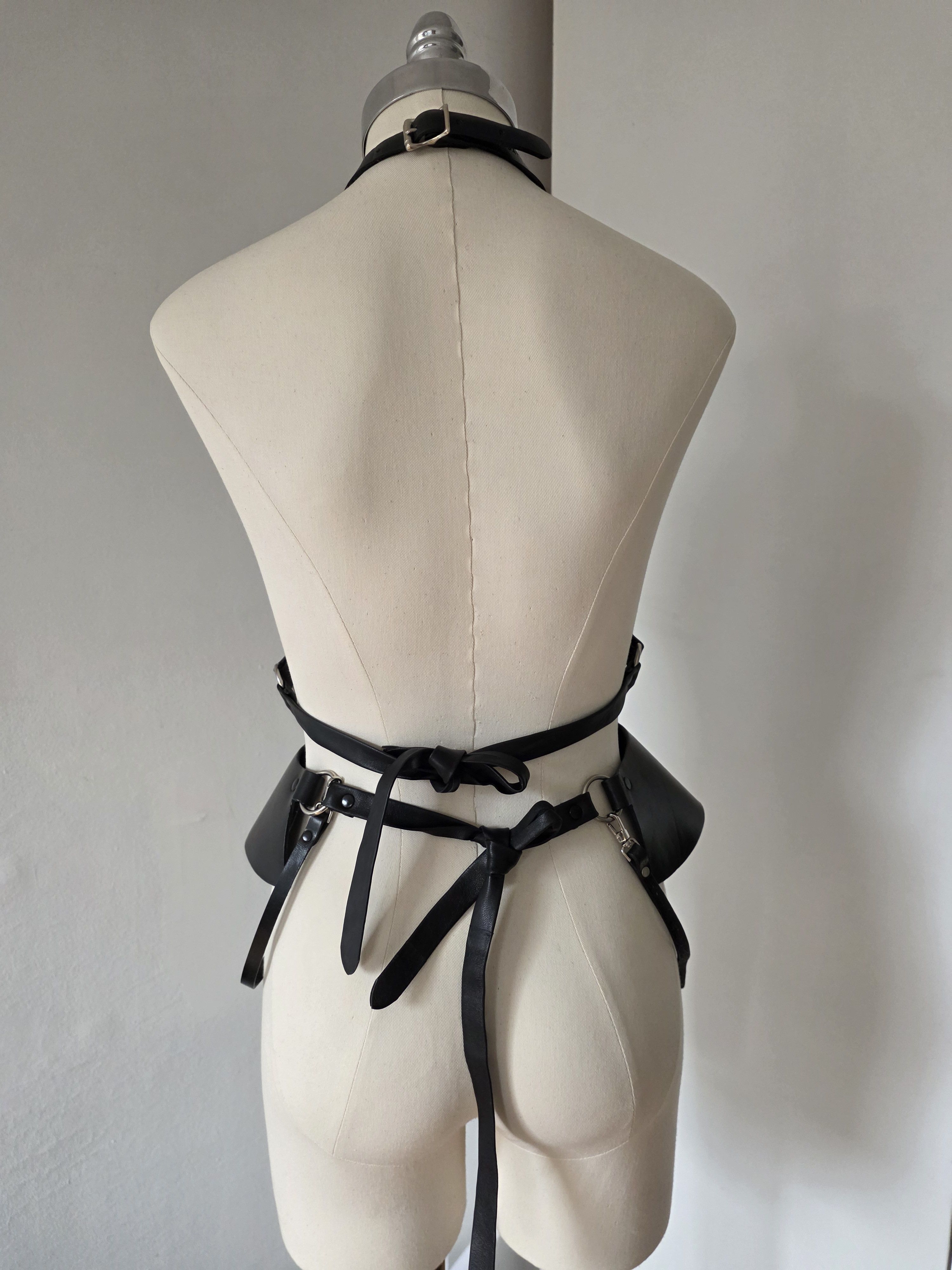 Other Zana Bayne Black Leather Harness Corset Bustier Avant Garde Size ONE SIZE - 7 Thumbnail
