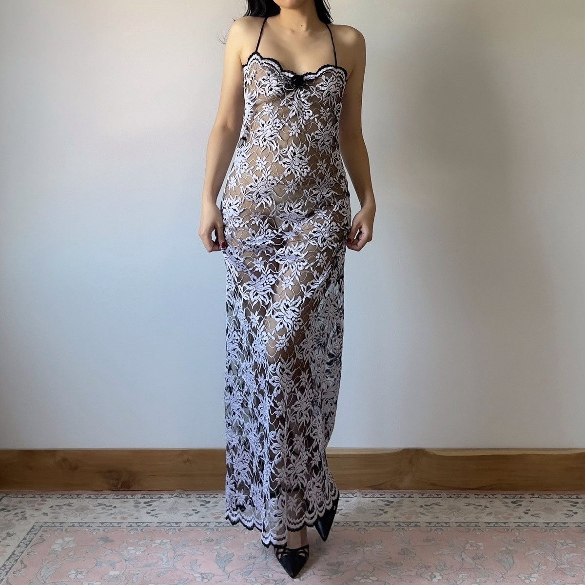 Vintage Vintage Fantasy 1990s Black Embroidered Lace Slip Gown (S–M) Size M / US 6-8 / IT 42-44 - 6 Thumbnail