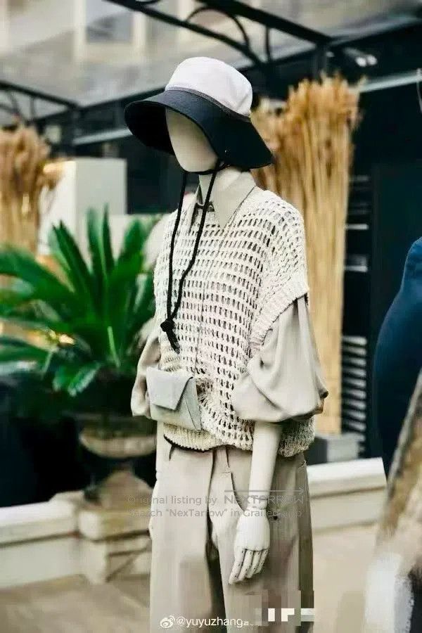 Brunello Cucinelli Brunello Cucinelli Lace-up sequined knitted vest, batwing Size M / US 6-8 / IT 42-44 - 8 Thumbnail