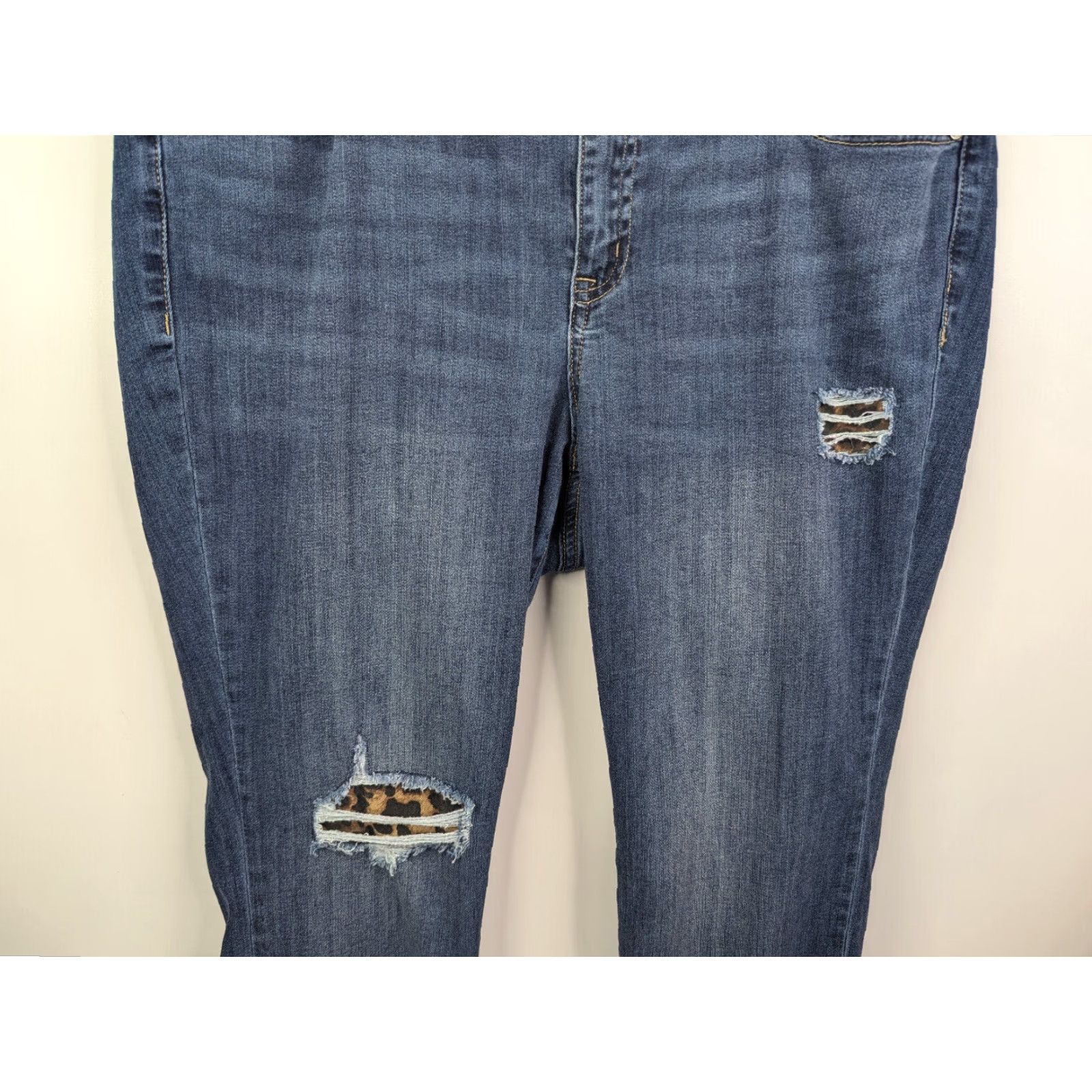 Vintage Lane Bryant Lane Bryant Midrise Skinny Magic Waistband Signature Jeans Leopard Distress 18 Jeans Women Plus Blue 18 Distressed Leopard Size 40" / US 18 - 2 Thumbnail