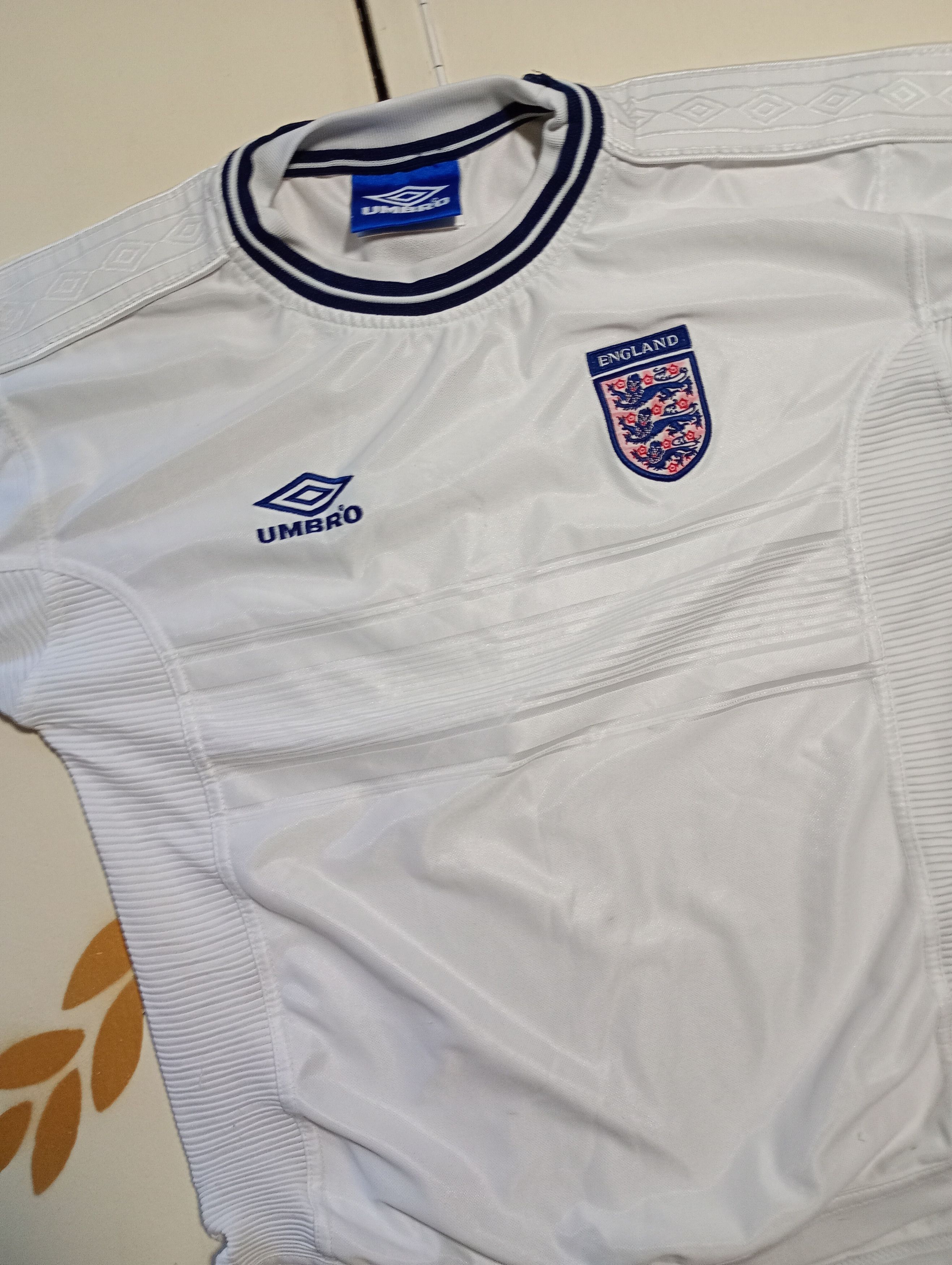 Umbro Umbro England Home Jersey 1999-2001 size LB (152-158 cm) Size US XS / EU 42 / 0 - 5 Thumbnail