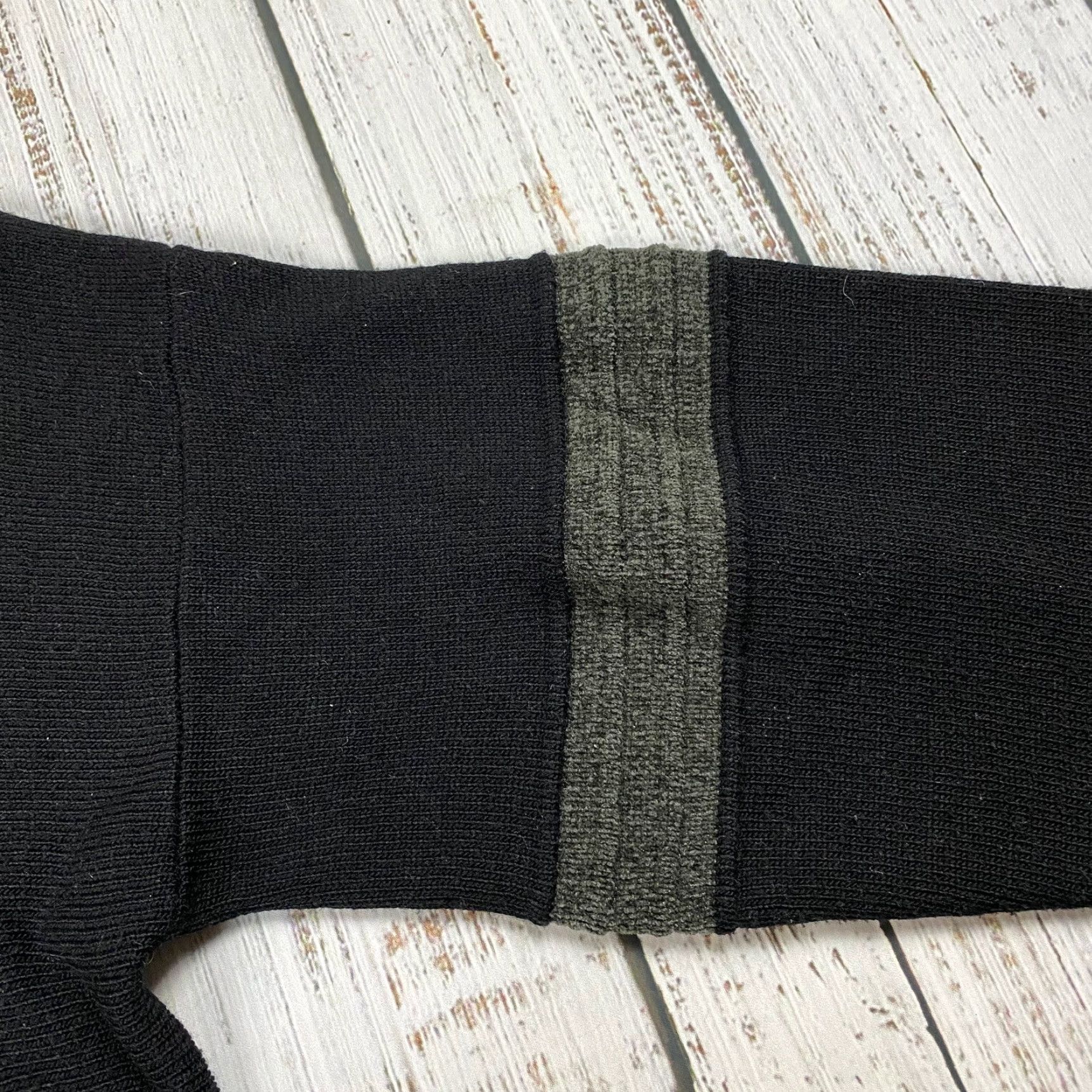 Velour VINTAGE BACHRACH BLACK TEXTURED VELOUR STRIPED CREW NECK SWEATER XL Casual Men Size US XL / EU 56 / 4 - 5 Thumbnail