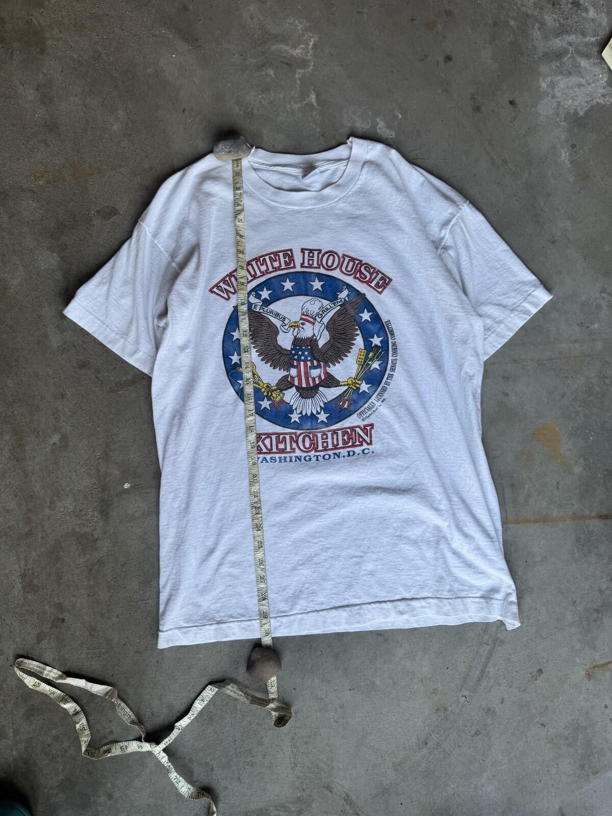 Fruit Of The Loom Vintage 90s White House Kitchen Graphic Shirt, Washington DC Size US XL / EU 56 / 4 - 1 Thumbnail
