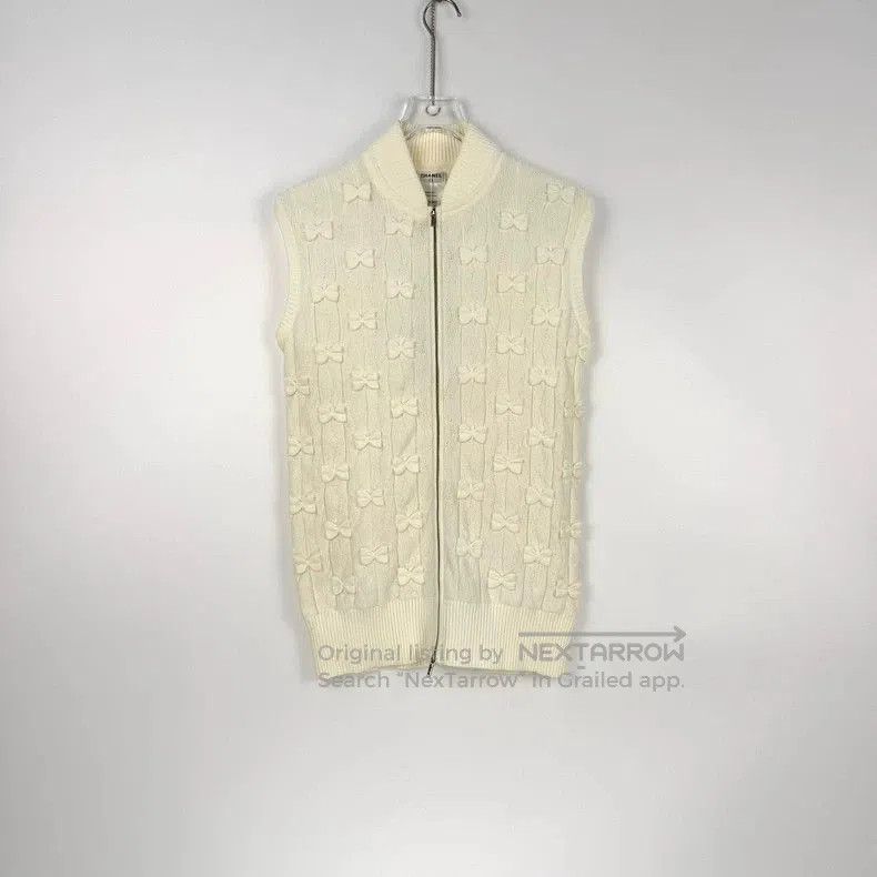 Chanel Chanel White Bow Zip Vest. Size US S / EU 44-46 / 1 - 3 Thumbnail