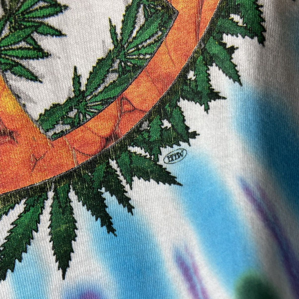 Vintage Vintage 90s Yin Yang Marijuana Fire Ice Earth Art T-Shirt Size US L / EU 52-54 / 3 - 6 Thumbnail