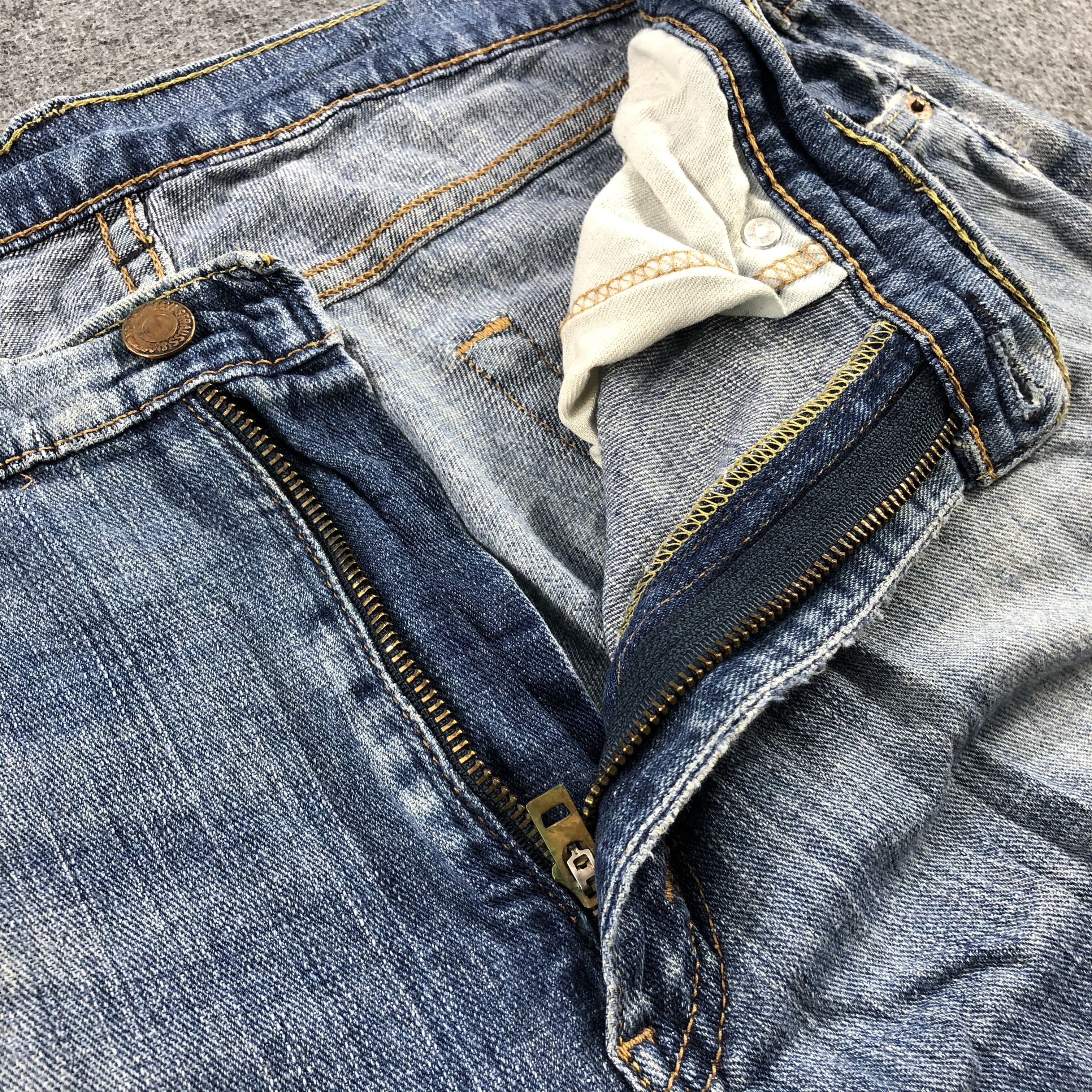 Levi's Vintage Blue Wash Levis 505 Jeans-J2028 Size US 35 - 13 Thumbnail