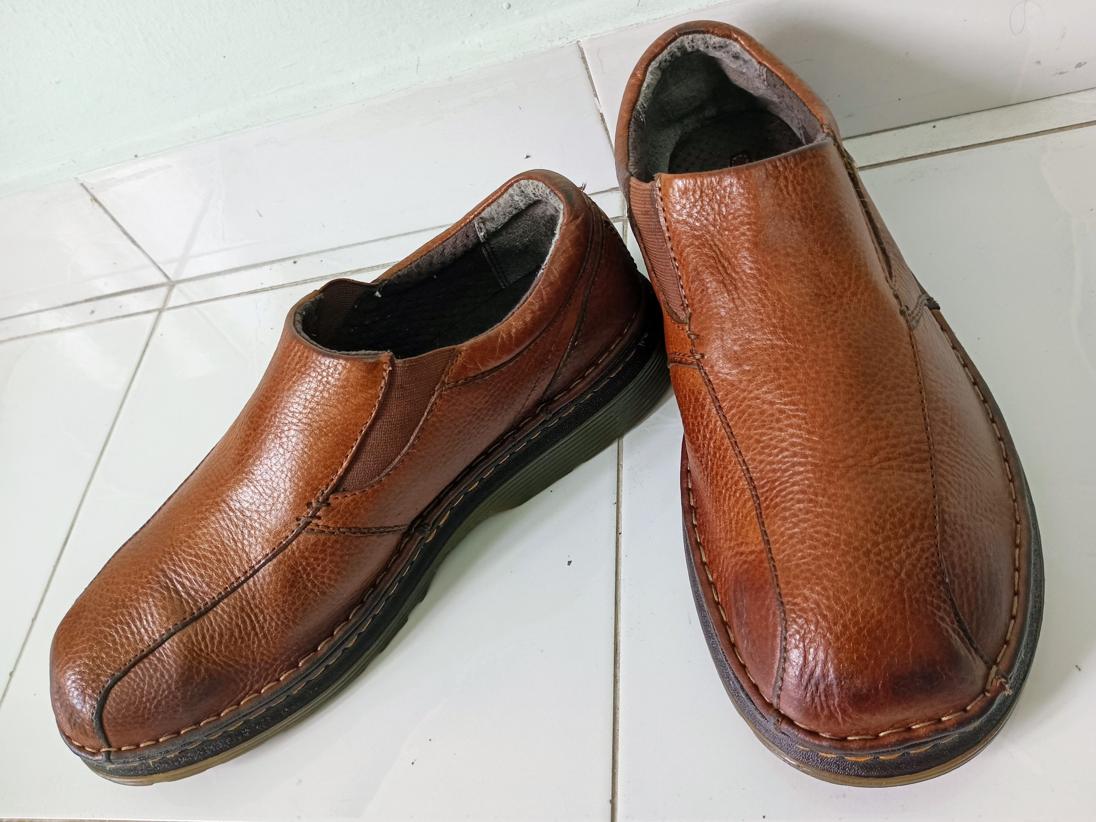 Dr. Martens × Vintage Dr. Martens Mens Tevin Brown Round Toe Low Top AW004 Size US 11 / EU 44 - 2 Thumbnail