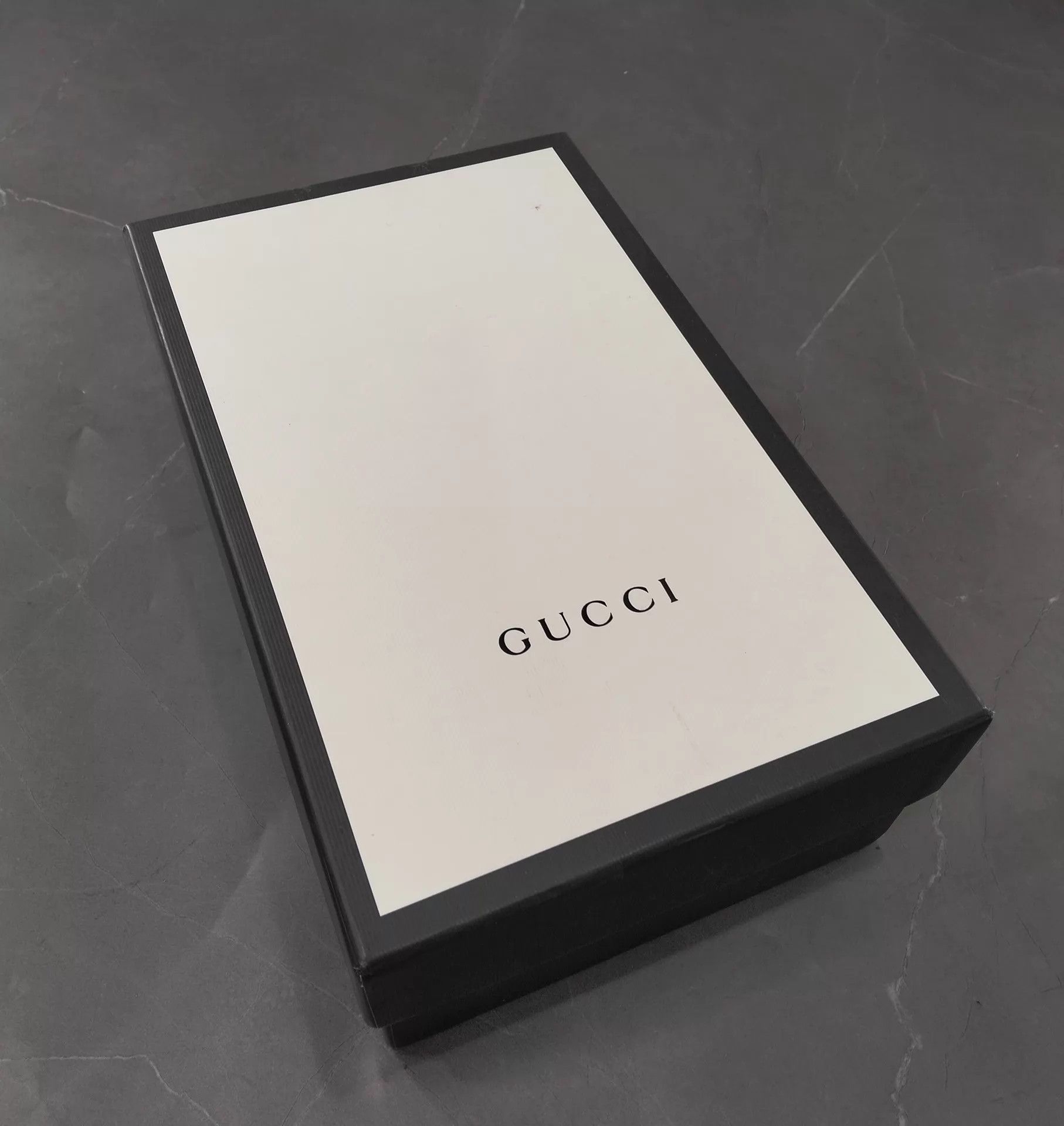 Gucci Gucci Red Bee Sneaker 38.5 Size US 8 / IT 38 - 9 Thumbnail