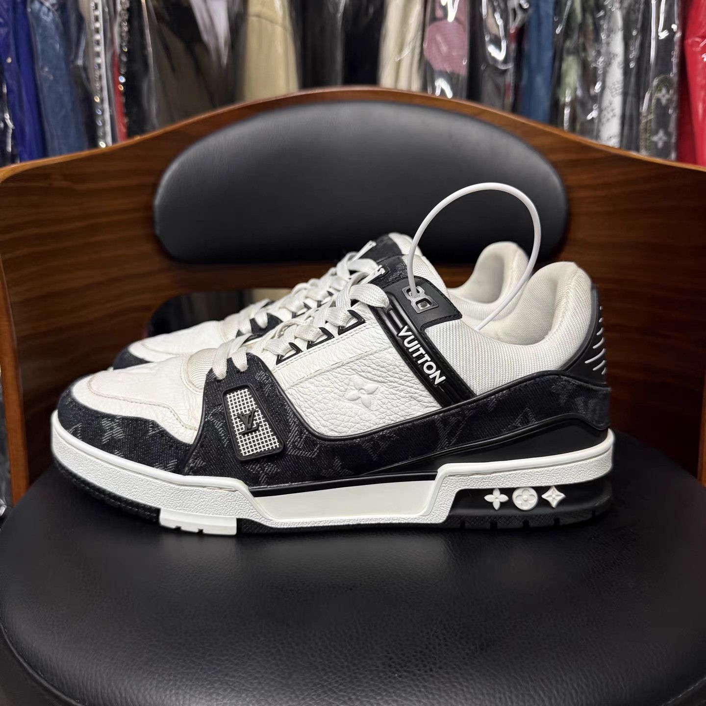 Louis Vuitton Louis Vuitton Trainer Sneakers K15 Size US 7 / EU 40 - 6 Thumbnail