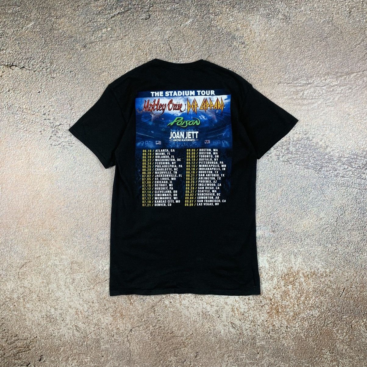 Band Tees Motley Crue Def Leppard Poison y2k Tour T shirt Size US M / EU 48-50 / 2 - 2 Thumbnail