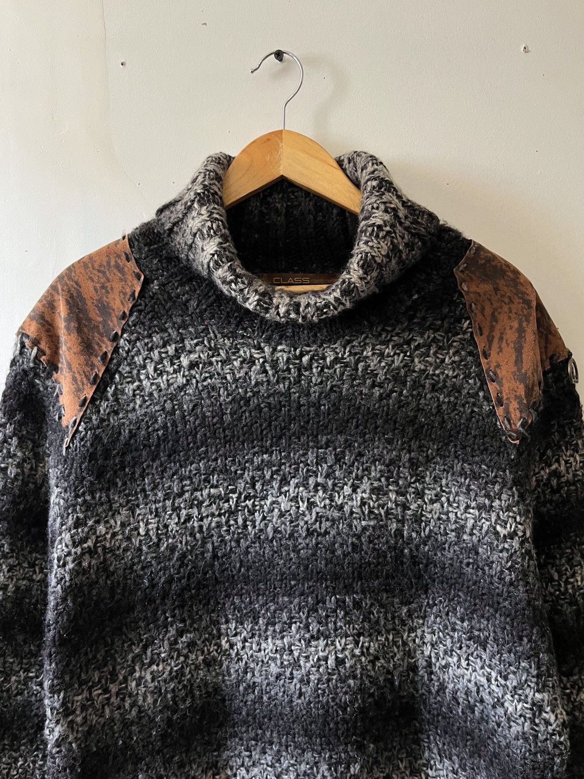 Roberto Cavalli Class roberto cavali tiger leather patch sweater Size US L / EU 52-54 / 3 - 2 Thumbnail