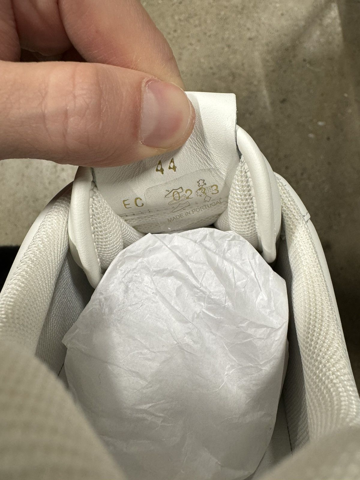 Givenchy Givenchy G4 Leather Sneaker NEW 900$ Size US 11 / EU 44 - 9 Thumbnail