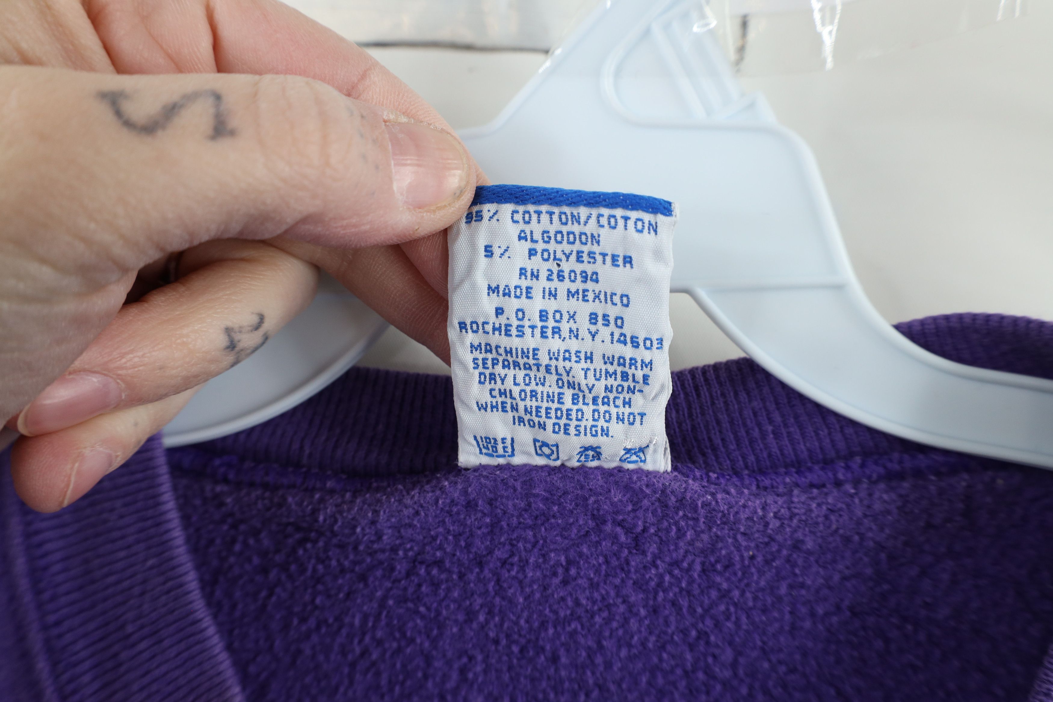 Champion × Vintage Vintage 90s Champion Spell Out Crewneck Sweatshirt Purple Size US L / EU 52-54 / 3 - 8 Thumbnail