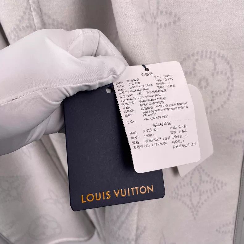 Louis Vuitton Louis Vuitton Baby Light Blue Reversible Tattoo Bathrobe C Size XXS / US 00 / IT 34 - 8 Thumbnail
