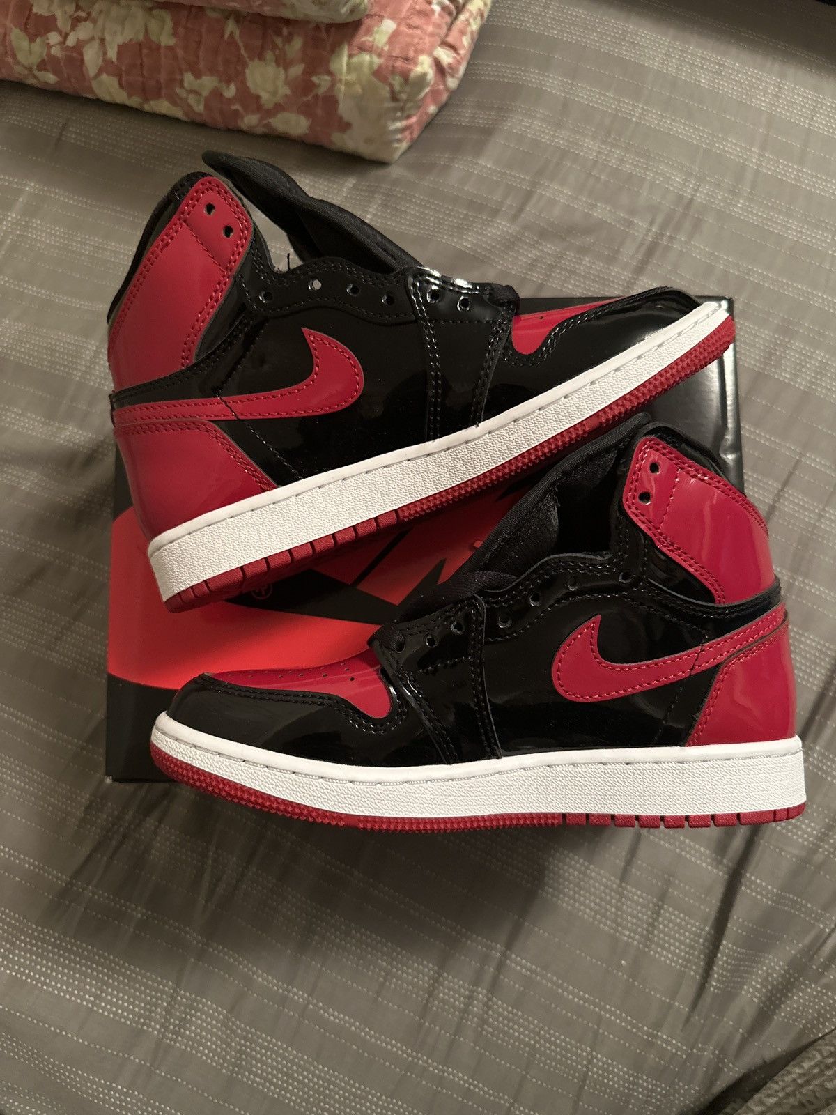 Jordan Brand × Nike AIR JORDAN 1 HIGH GS “Patent Bred” Size 3.5Y Size US 5 / IT 35 - 2 Thumbnail