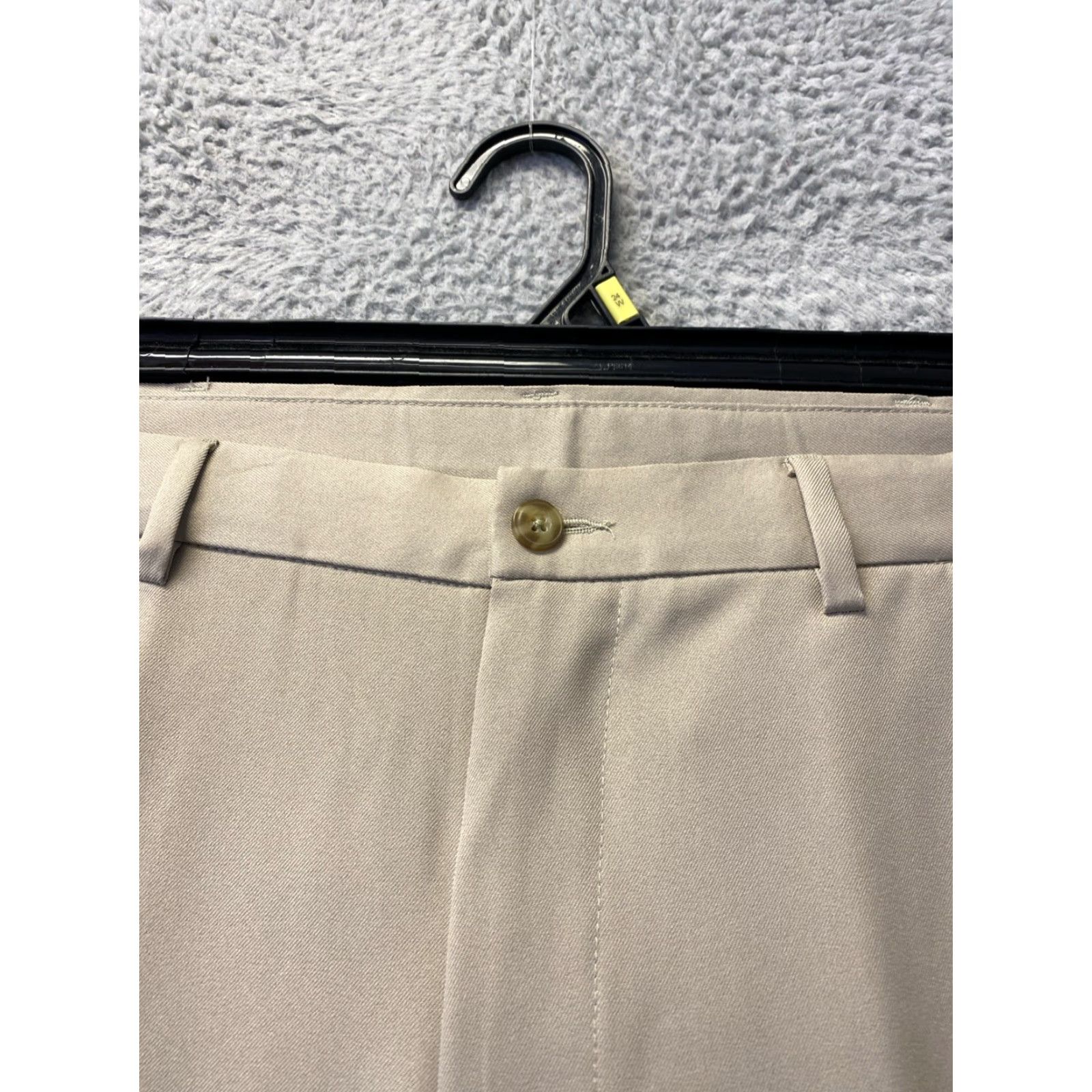 PGA Tour PGA Tour Golf Pants Mens 34x33 Khaki Expandable Waist Polyester NWOT Size US 34 / EU 50 - 4 Thumbnail