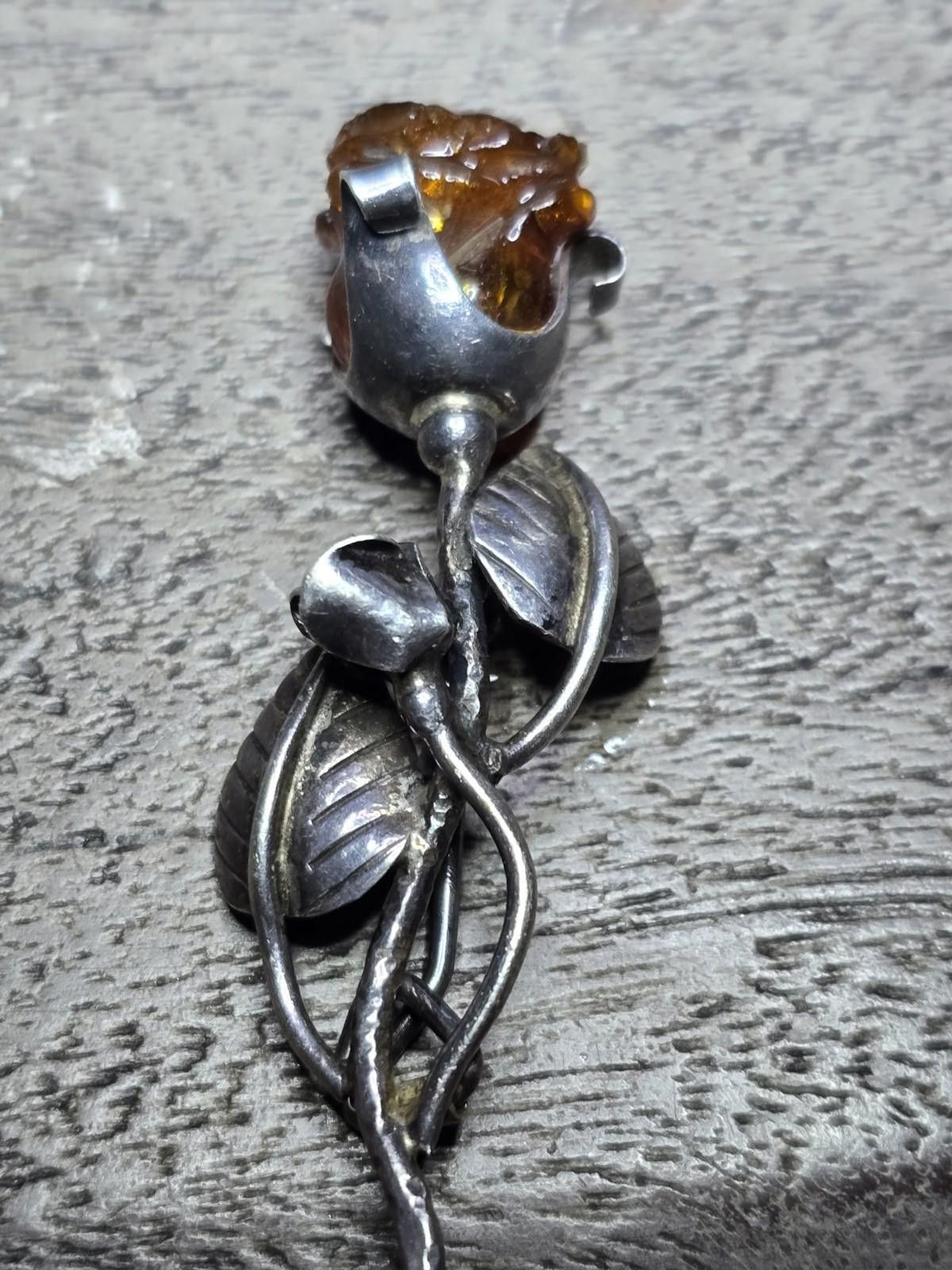 The Unbranded Brand Sterling Silver Rose Brooch Pendant Amber or Resin Size ONE SIZE - 1 Thumbnail