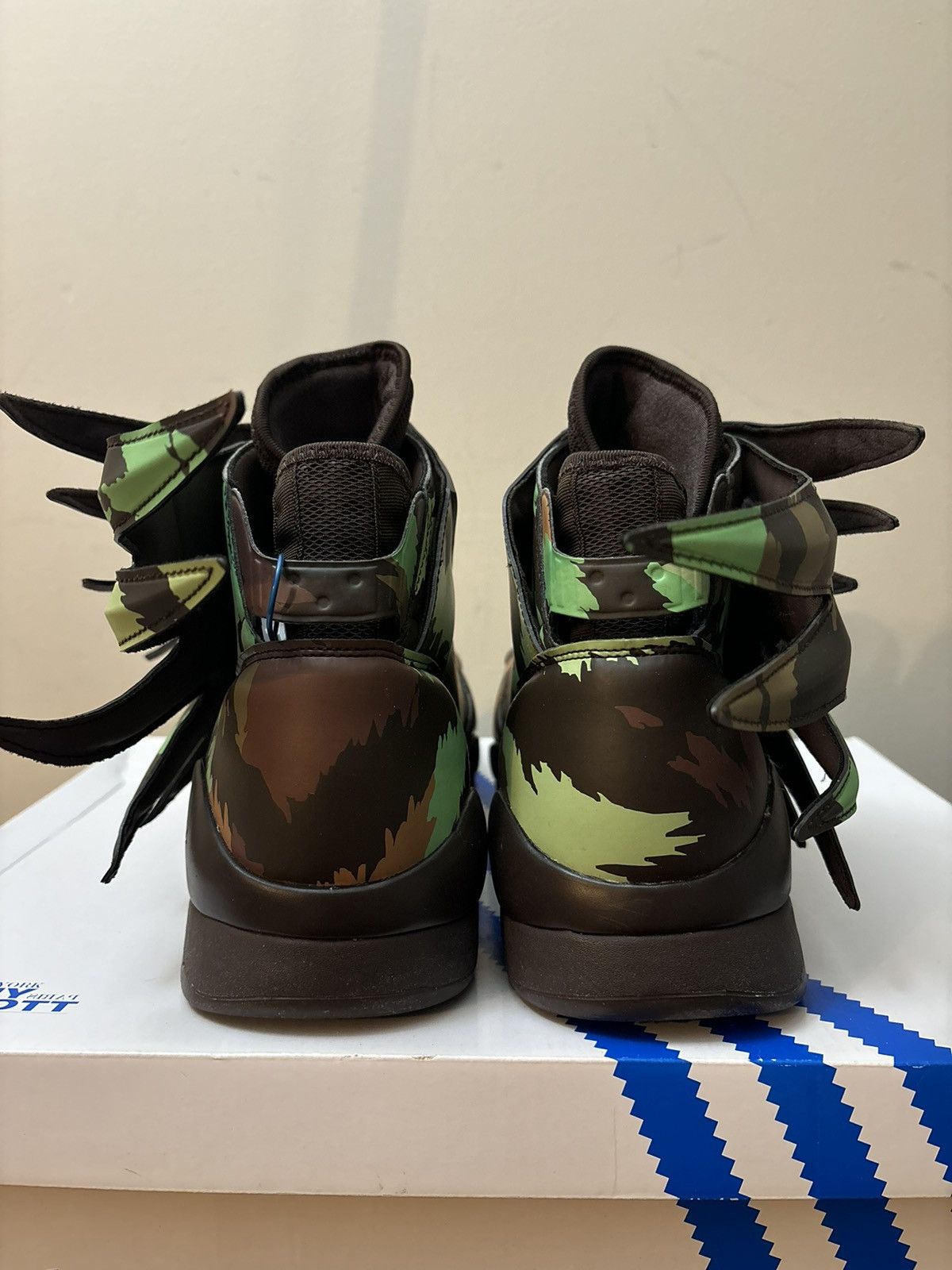 Adidas × Jeremy Scott adidas JS Jeremy Scott Wings 3.0 Sauvage Camo Print Size US 13 / EU 46 - 5 Thumbnail