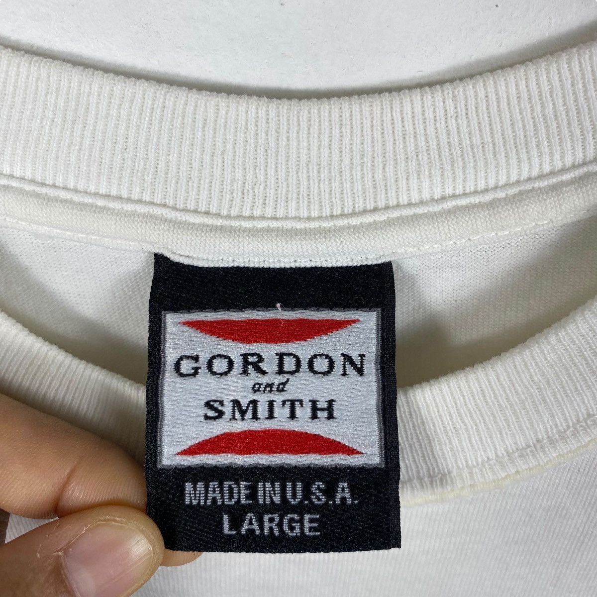 Vintage Vintage 90's GORDON & SMITH Great Wave Graphic Surf Tee Size US L / EU 52-54 / 3 - 6 Thumbnail