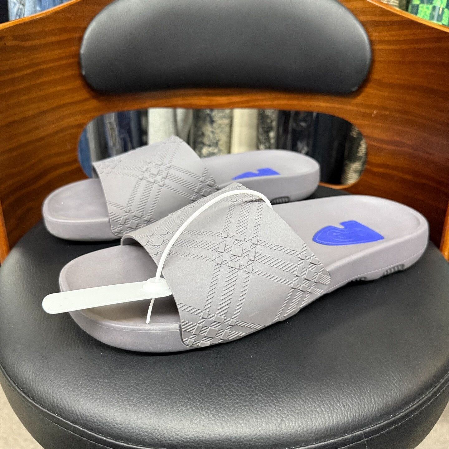 Burberry Burberry Sandals 10 Men Size US 10 / EU 43 - 1 Thumbnail