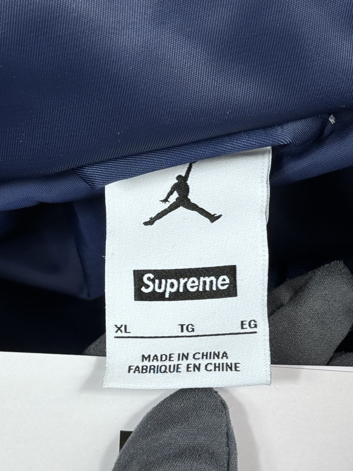 Jordan Brand × Supreme LOGO EMBROIDERED HOODED PUFFER JACKET Size US XL / EU 56 / 4 - 9 Thumbnail