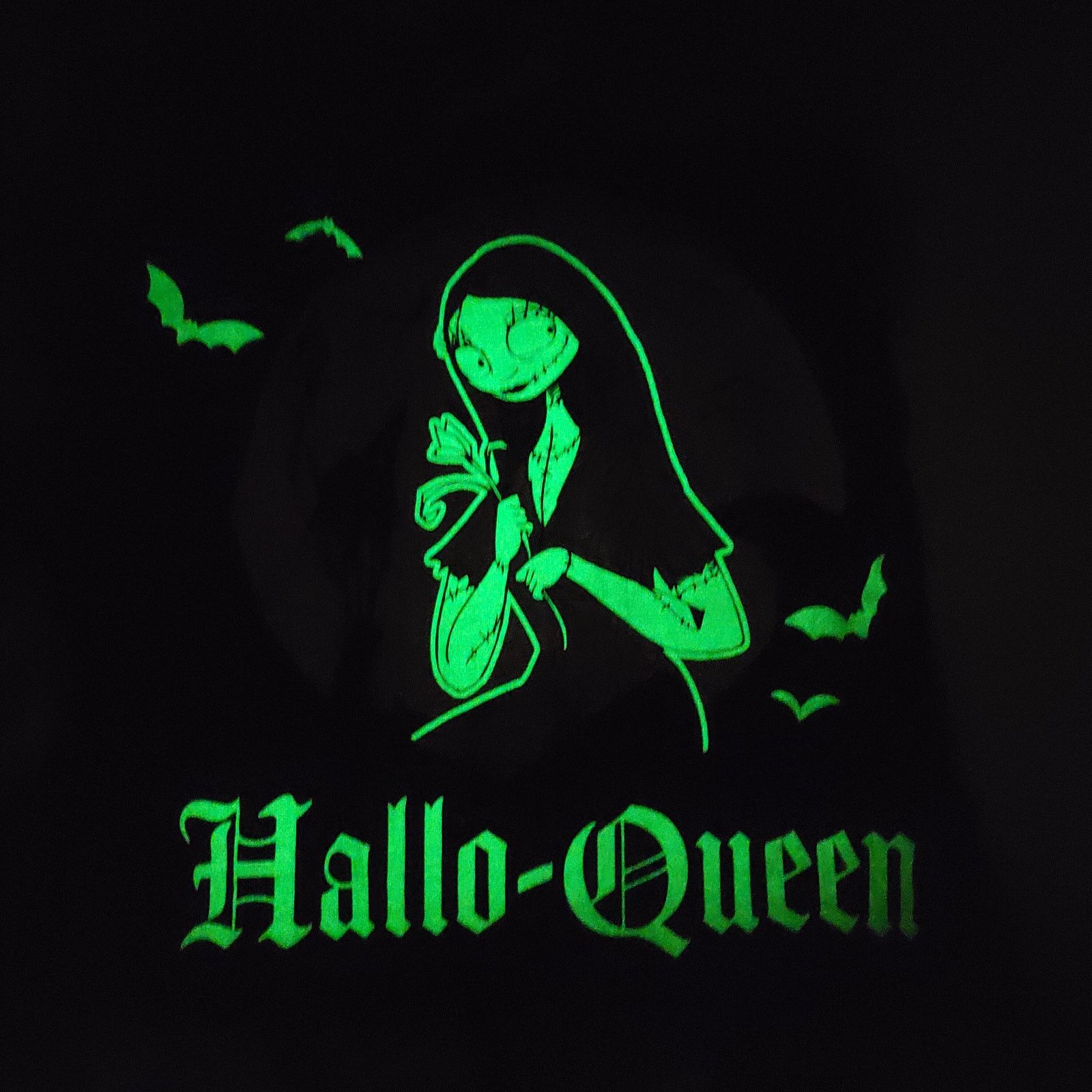 Disney Disney NBC Glow-in-the-Dark Black Tee "Hallo-Queen" - Large Size L / US 10 / IT 46 - 3 Thumbnail