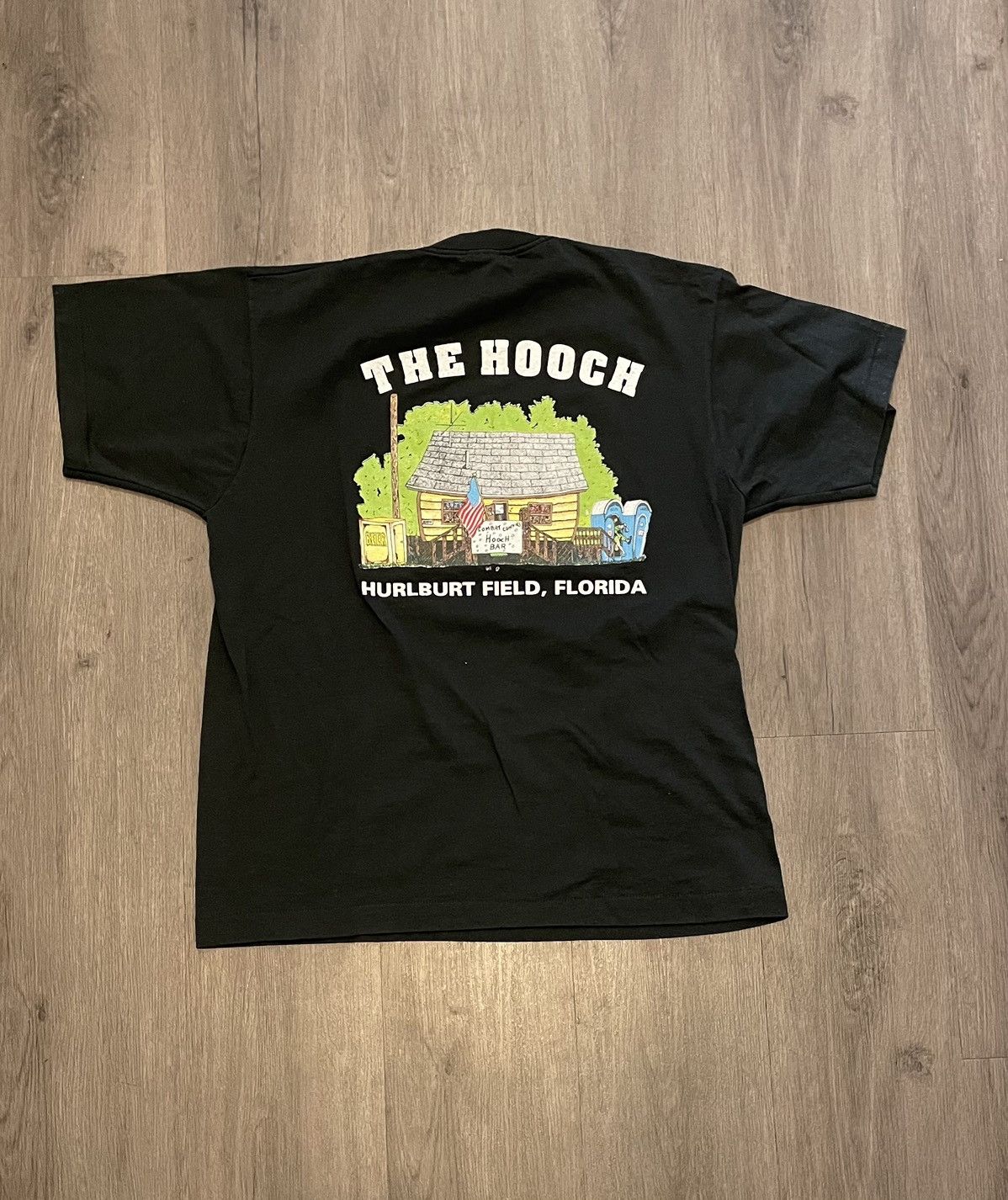 Fruit Of The Loom × Vintage Vintage USA “The Hooch Bar” Graphic T-shirt (Sz.L) Size US L / EU 52-54 / 3 - 1 Thumbnail