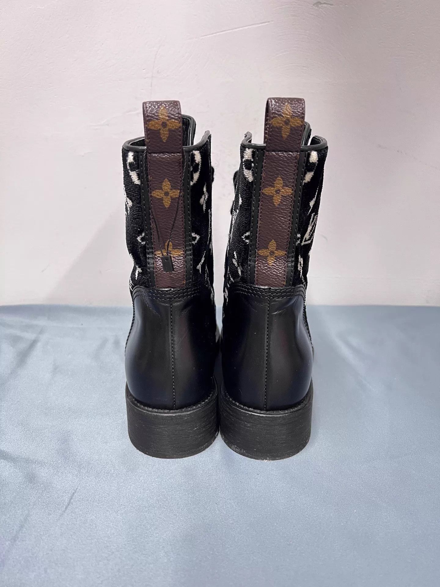 Louis Vuitton LV Metropolis Print Short Martin Boots 36 BF4096 Size US 5.5 / IT 35.5 - 3 Thumbnail