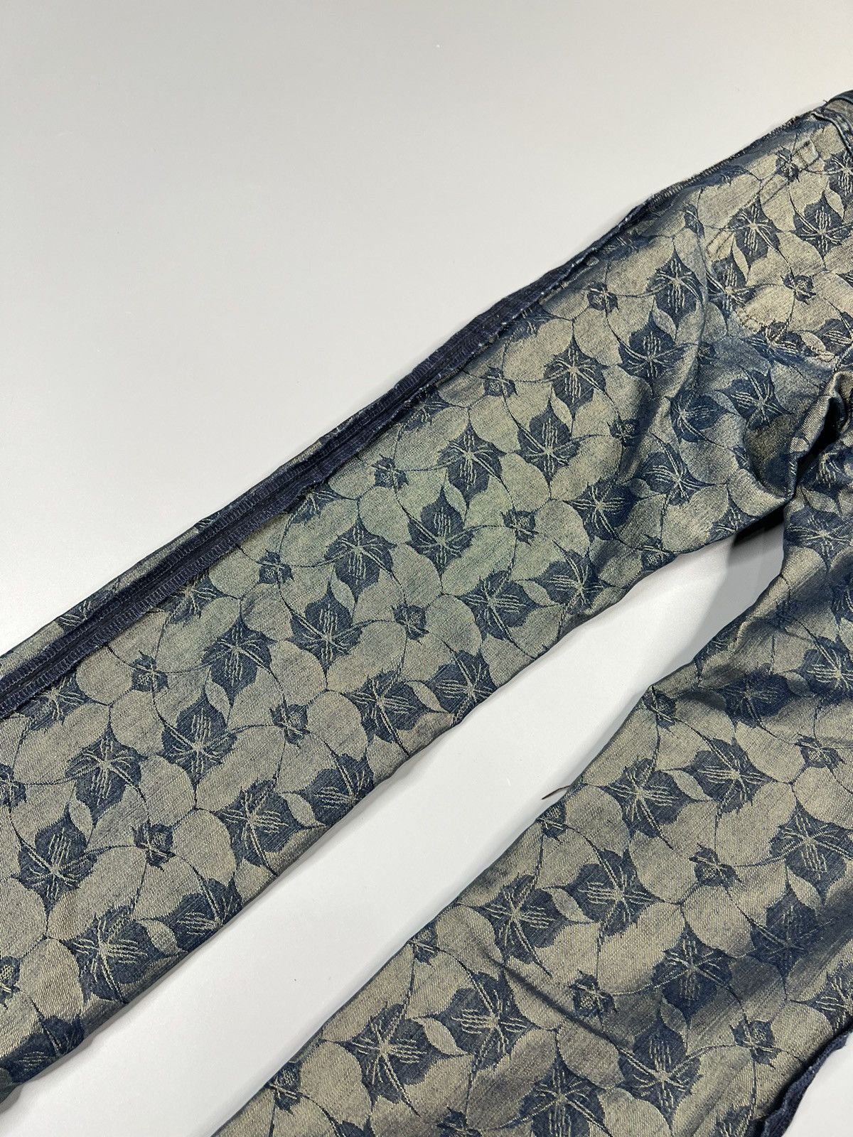 Issey Miyake Issey Miyake F/W 06 Jacquard Weave Floral Jeans Size US 28 / EU 44 - 13 Thumbnail