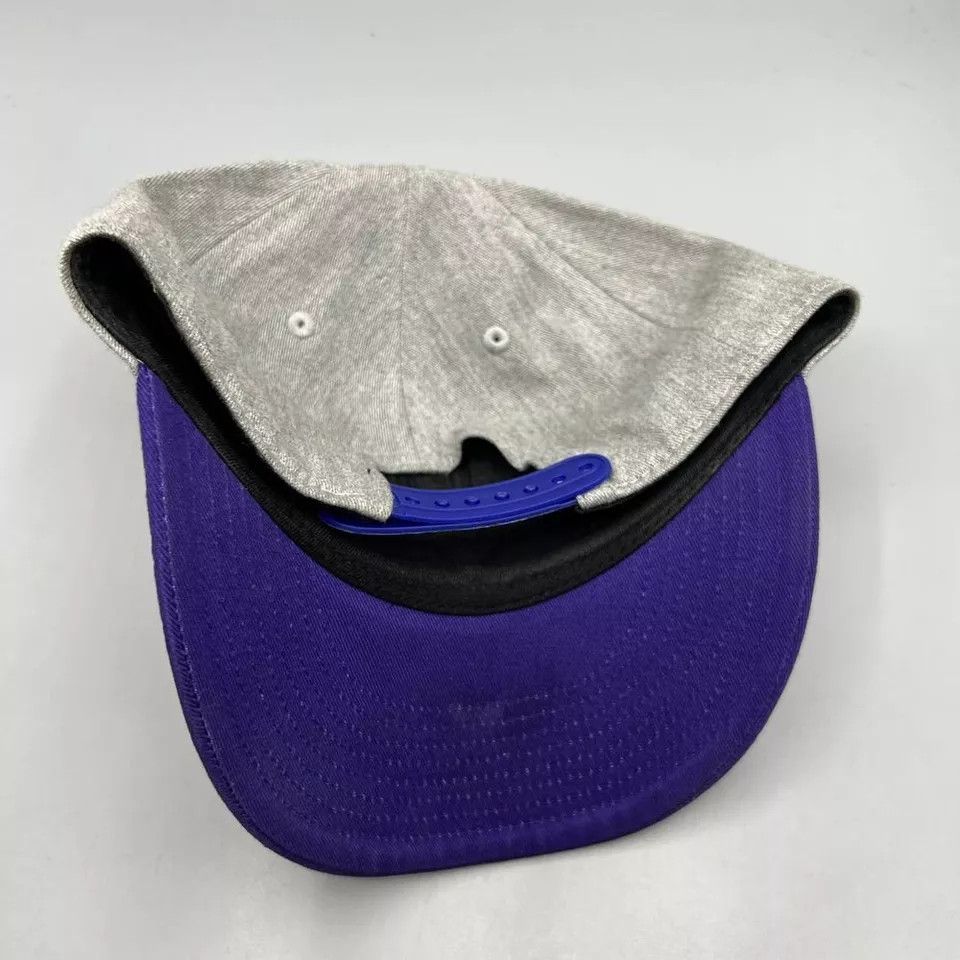 Adidas Washington Huskies Hat Men Gray Purple Adidas Snap Back Cap Size ONE SIZE - 6 Thumbnail