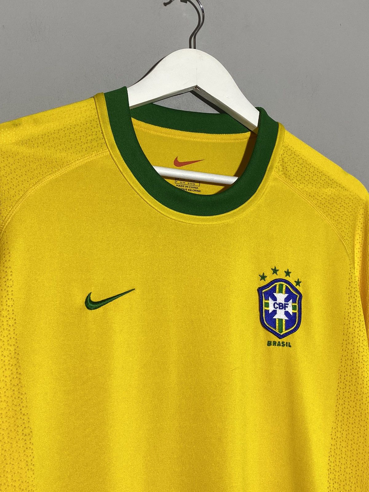 Nike × Vintage Vintage Nike Brazil National Team 2000 Home Football Shirt Size US L / EU 52-54 / 3 - 4 Thumbnail