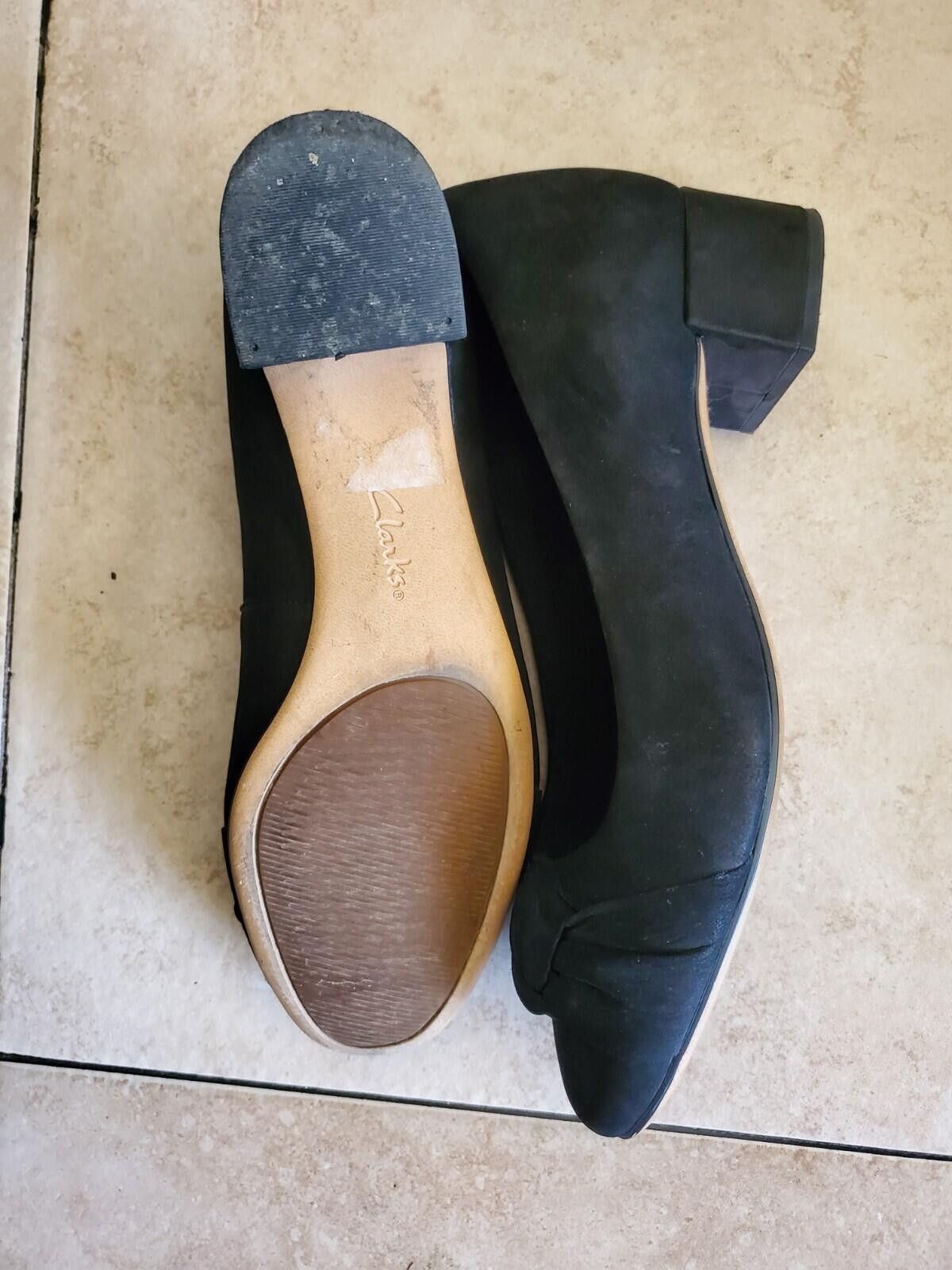 Clarks Clarks Orabella Lily Black Bow Suede Block Heel Shoes 7.5 Size US 7.5 / IT 37.5 - 8 Thumbnail