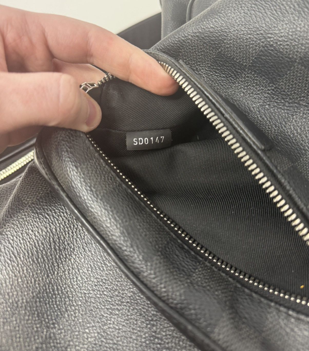 Louis Vuitton Louis Vuitton Josh Backpack Damier Graphite Black Leather Size ONE SIZE - 13 Thumbnail
