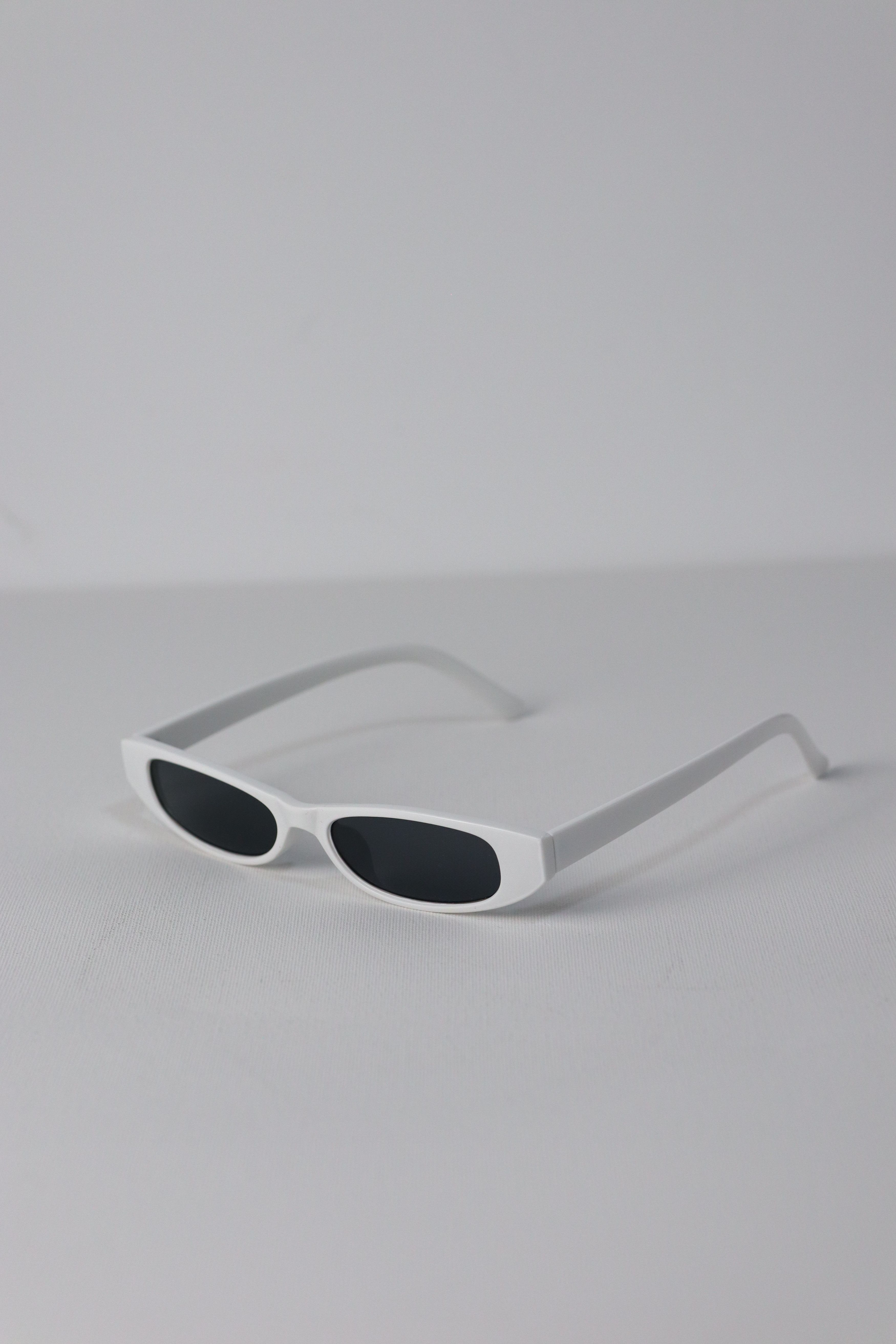 Japanese Brand Y2k Avant Garde Futuristic Rectangle White Sunglasses OS Size ONE SIZE - 1 Thumbnail