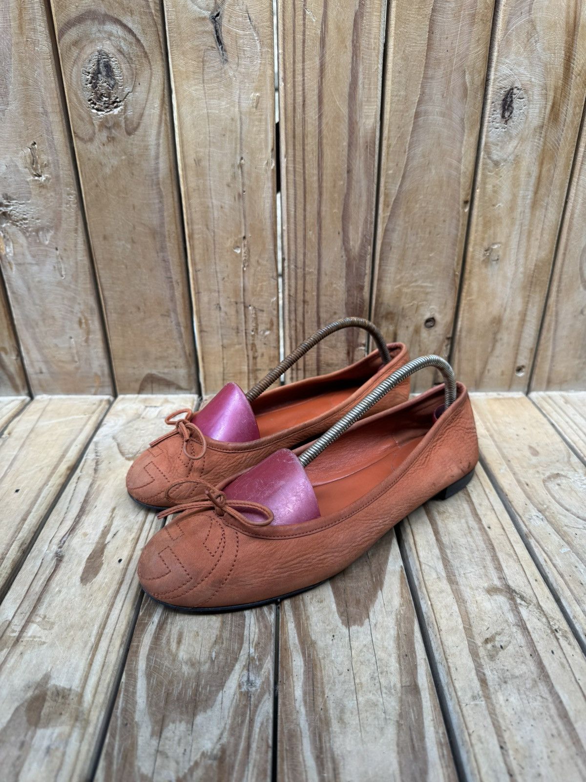 Gucci Gucci Orange women’s leather ballet flats EUR 37 US 7 Size US 7 / IT 37 - 7 Thumbnail