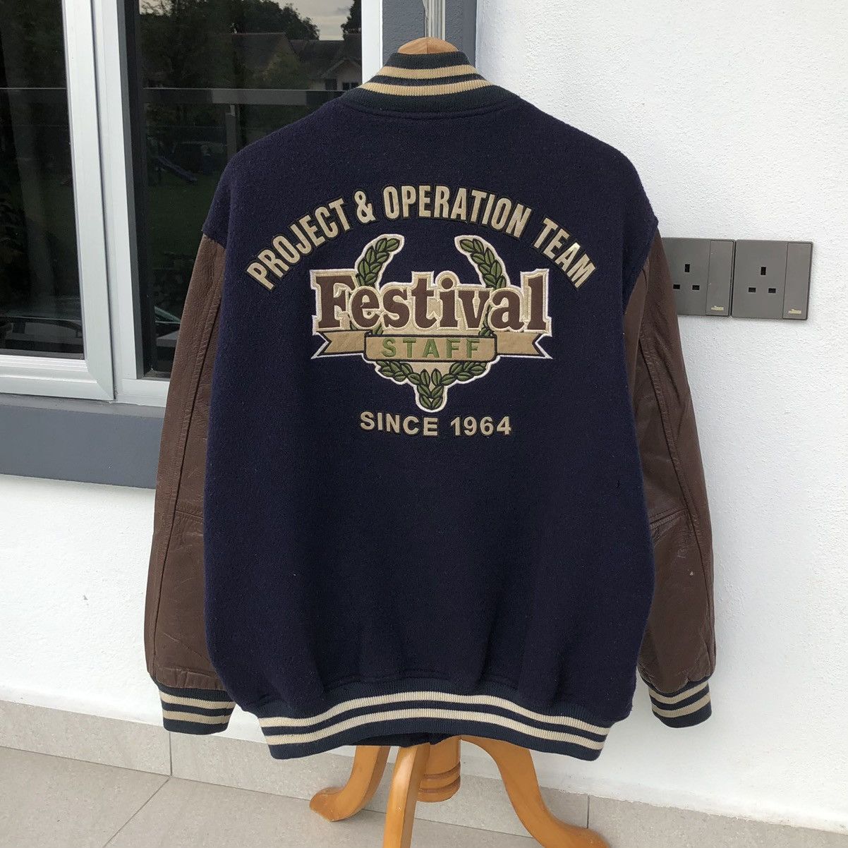 Japanese Brand Vintage C.U.F Staff Team Wool Leather Sleeve Varsity Jacket Size US M / EU 48-50 / 2 - 13 Thumbnail