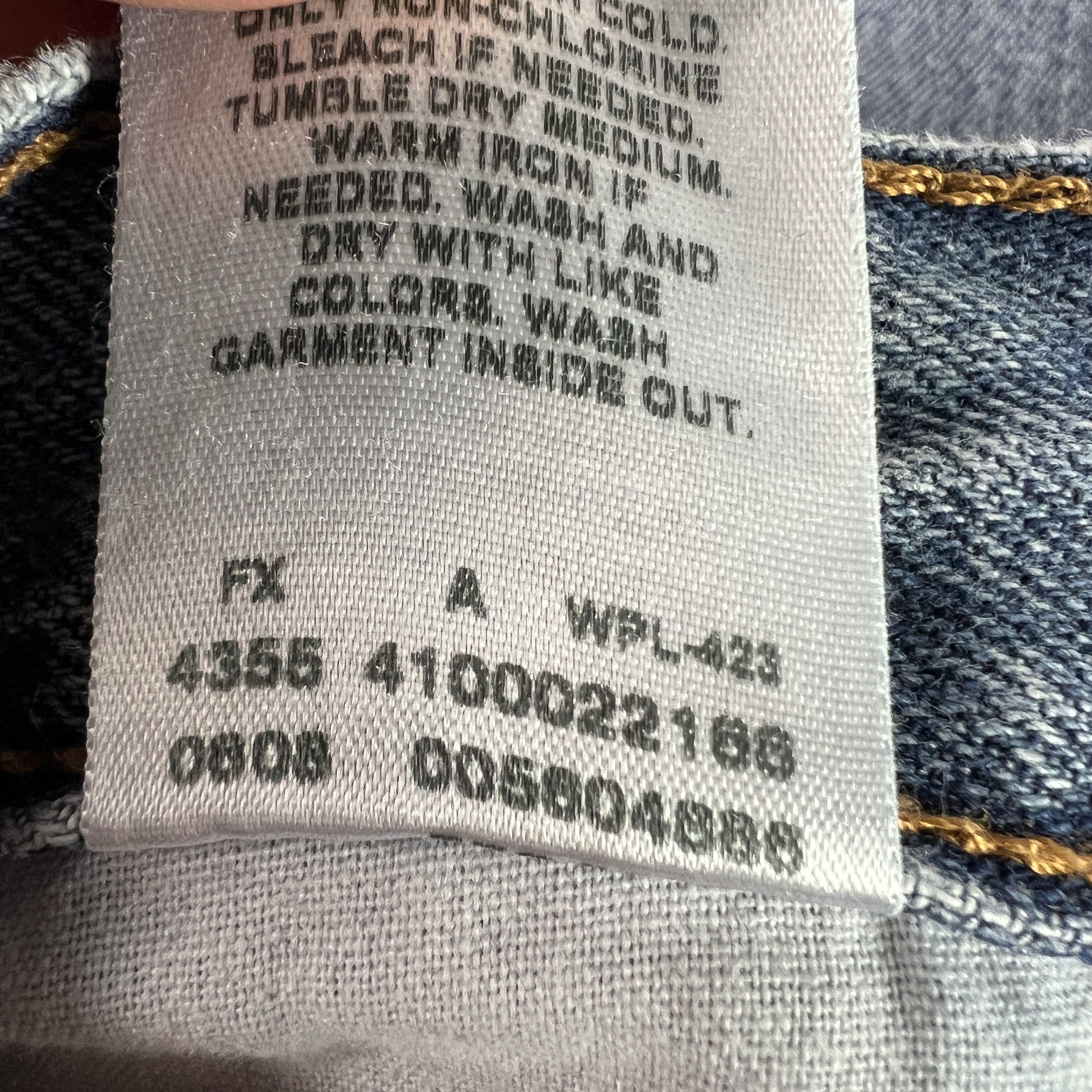 Levi's Y2K Levi's Jeans 560 Comfort Loose Fit Tapered Blue Denim Size US 33 - 11 Thumbnail