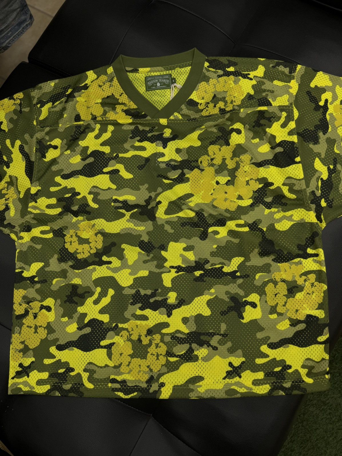 DENIM TEARS Denim Tears Yellow Camo Cotton Wreath Jersey Size M (NEW) Size US M / EU 48-50 / 2 - 2 Thumbnail