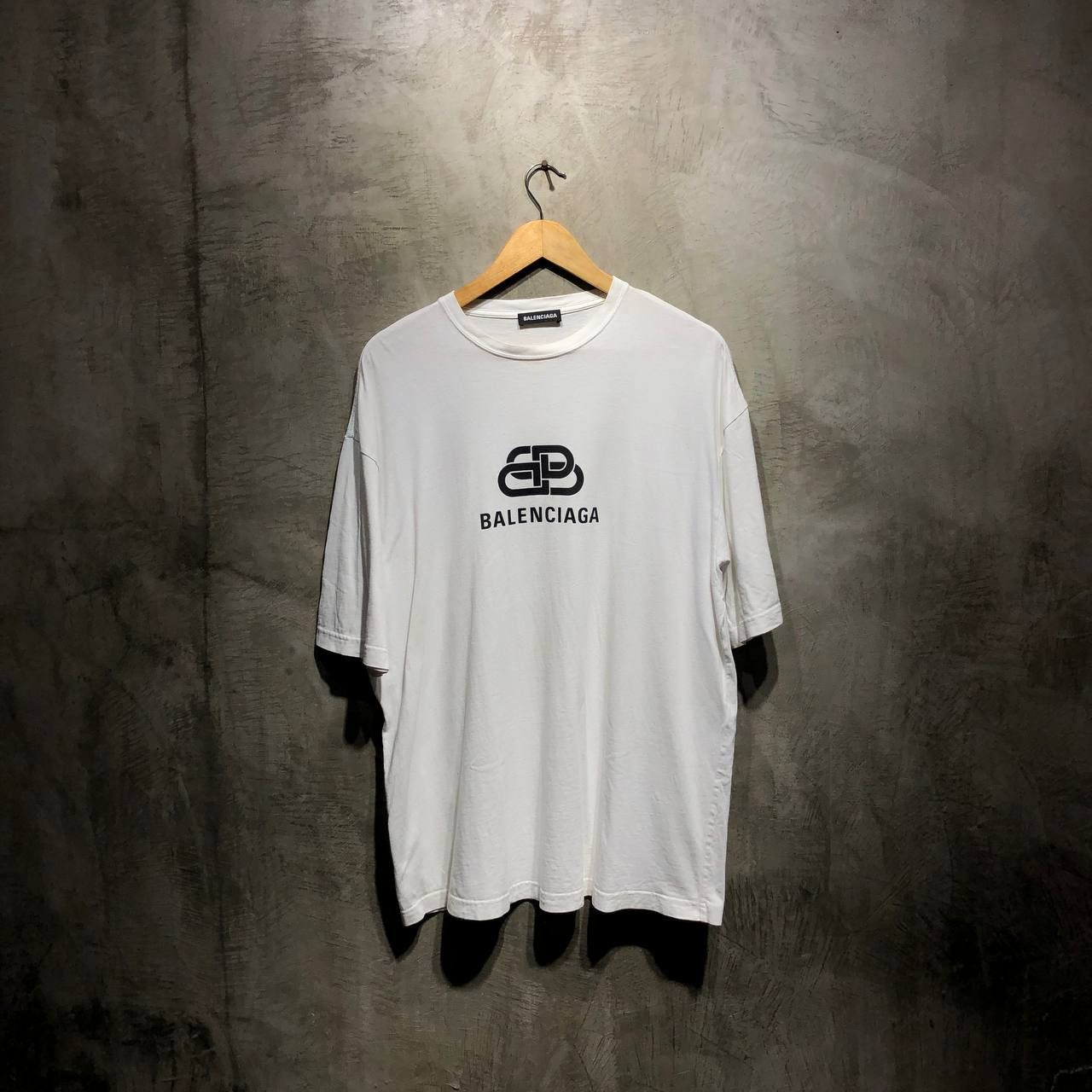 Balenciaga Balenciaga BB logo interlocking tee Size US L / EU 52-54 / 3 - 1 Thumbnail