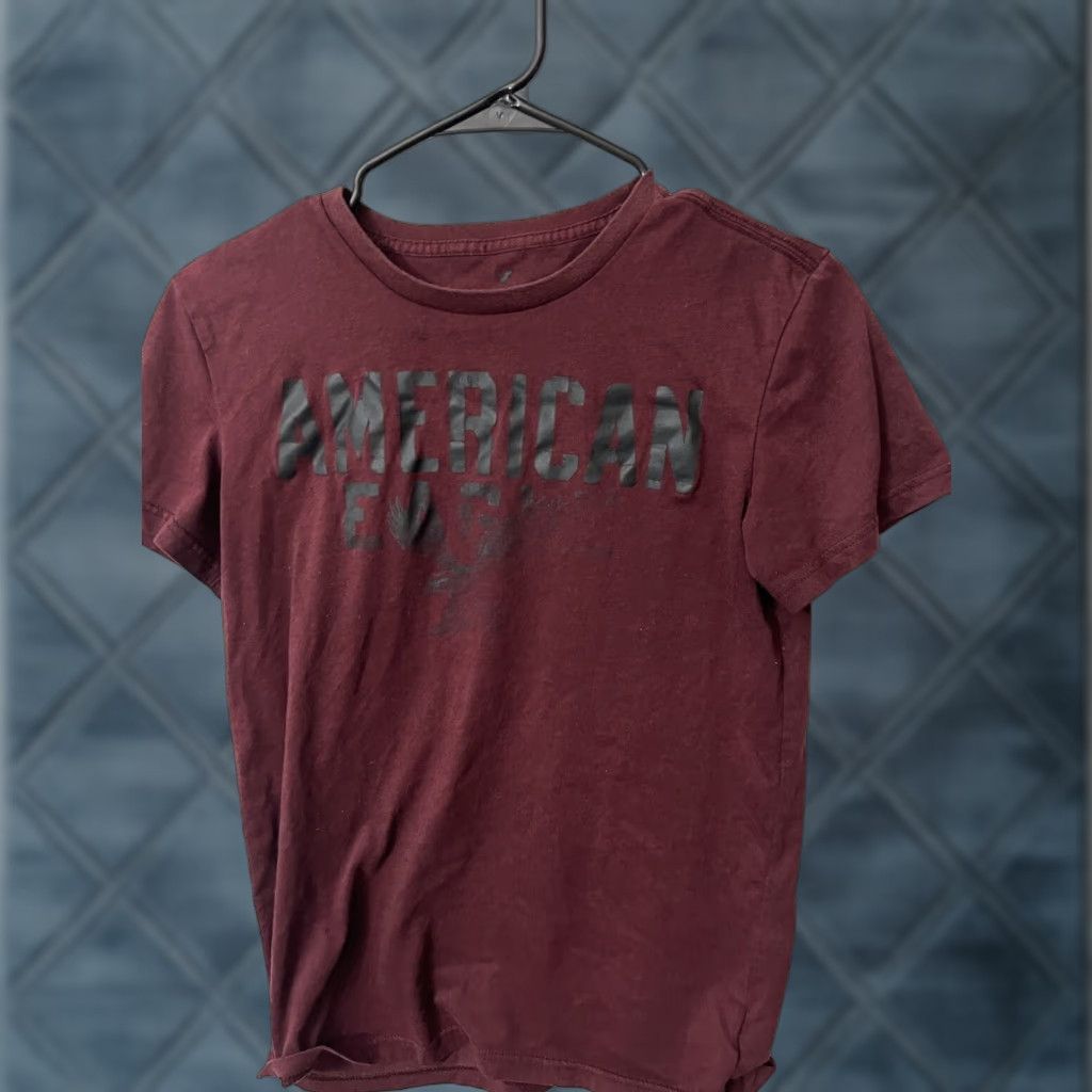 American Eagle Outfitters VINTAGE American Eagle Outfitters T-Shirt Men Short Sleeve XS Burgundy Graphic Crew Neck XS Slimming Maroon/Red Graphics Mens Size US XS / EU 42 / 0 - 1 Thumbnail