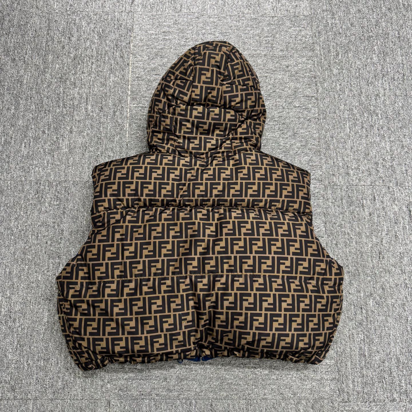 Fendi Fendi FFAlloverPrint 2-Side Down Jkt M 95New Dirty Size M / US 6-8 / IT 42-44 - 2 Thumbnail