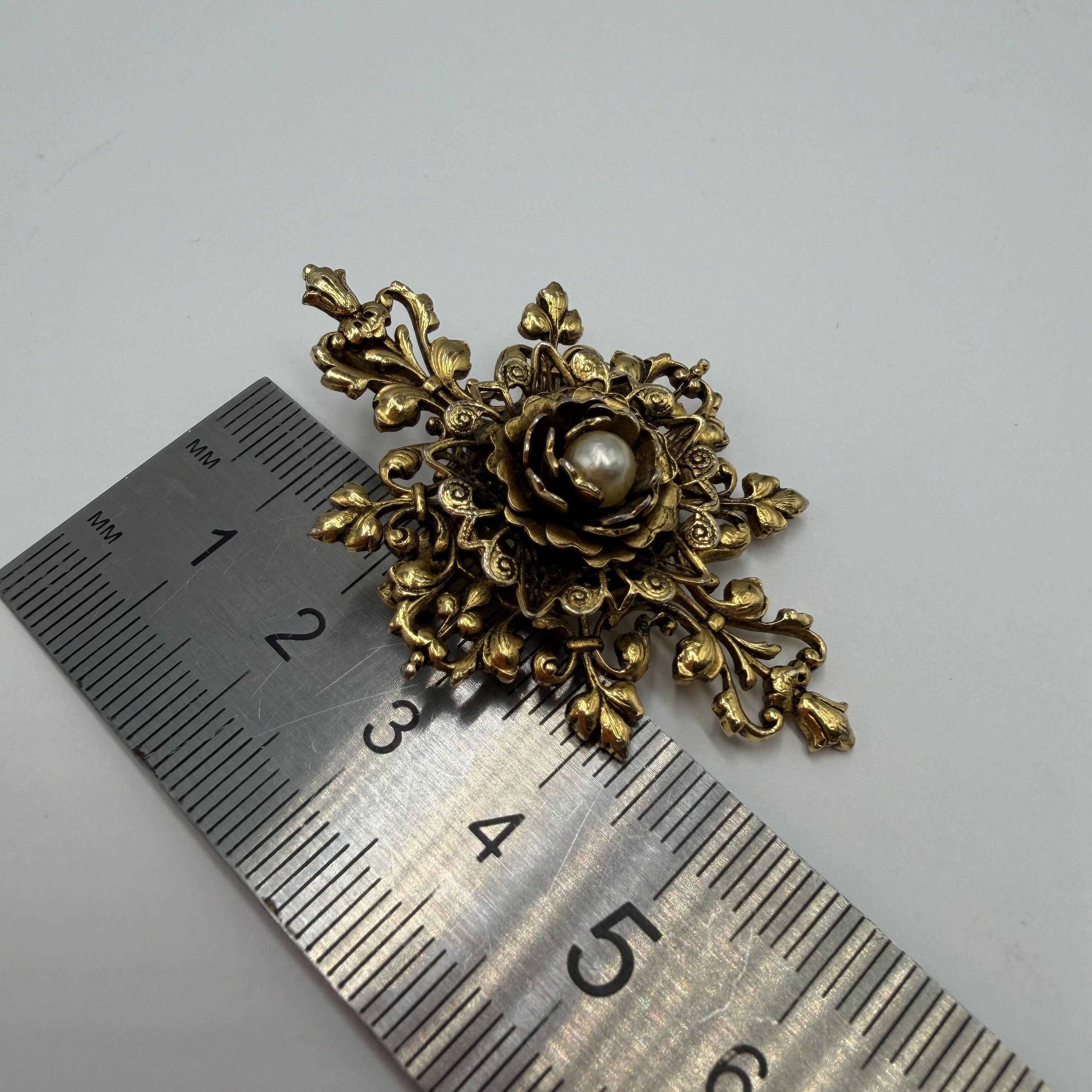 Vintage Vintage Baroque Pearl Brooch Gold Tone Antique pin Size ONE SIZE - 8 Thumbnail