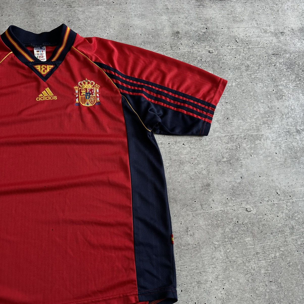 Vintage Vintage Adidas Spain 1998 Home Football Shirt Soccer Jersey Size US L / EU 52-54 / 3 - 3 Thumbnail