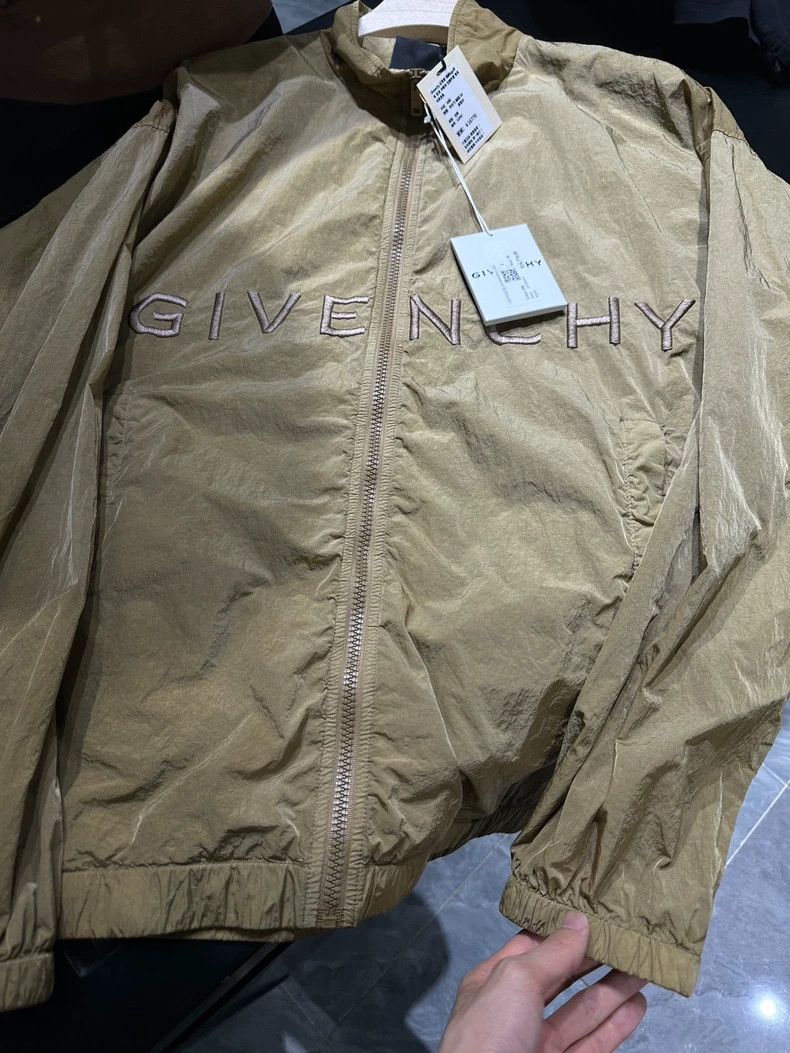 Givenchy Givenchy Embroidered Logo Windbreaker Jacket - dmc Size US L / EU 52-54 / 3 - 1 Thumbnail
