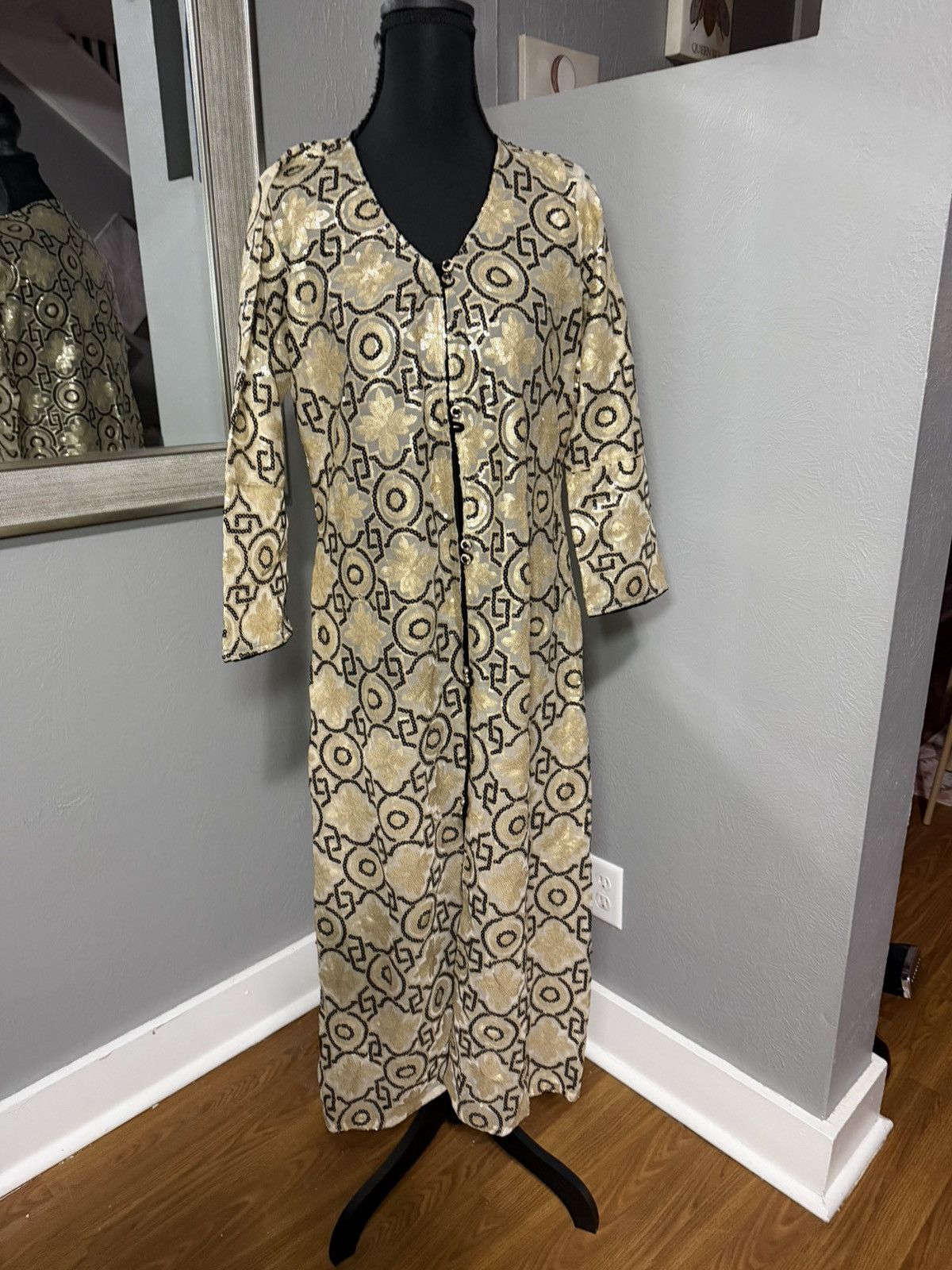 Other VTG Glamorous Geometric Gold & Black Sequin Design Maxi M Size M / US 6-8 / IT 42-44 - 1 Thumbnail