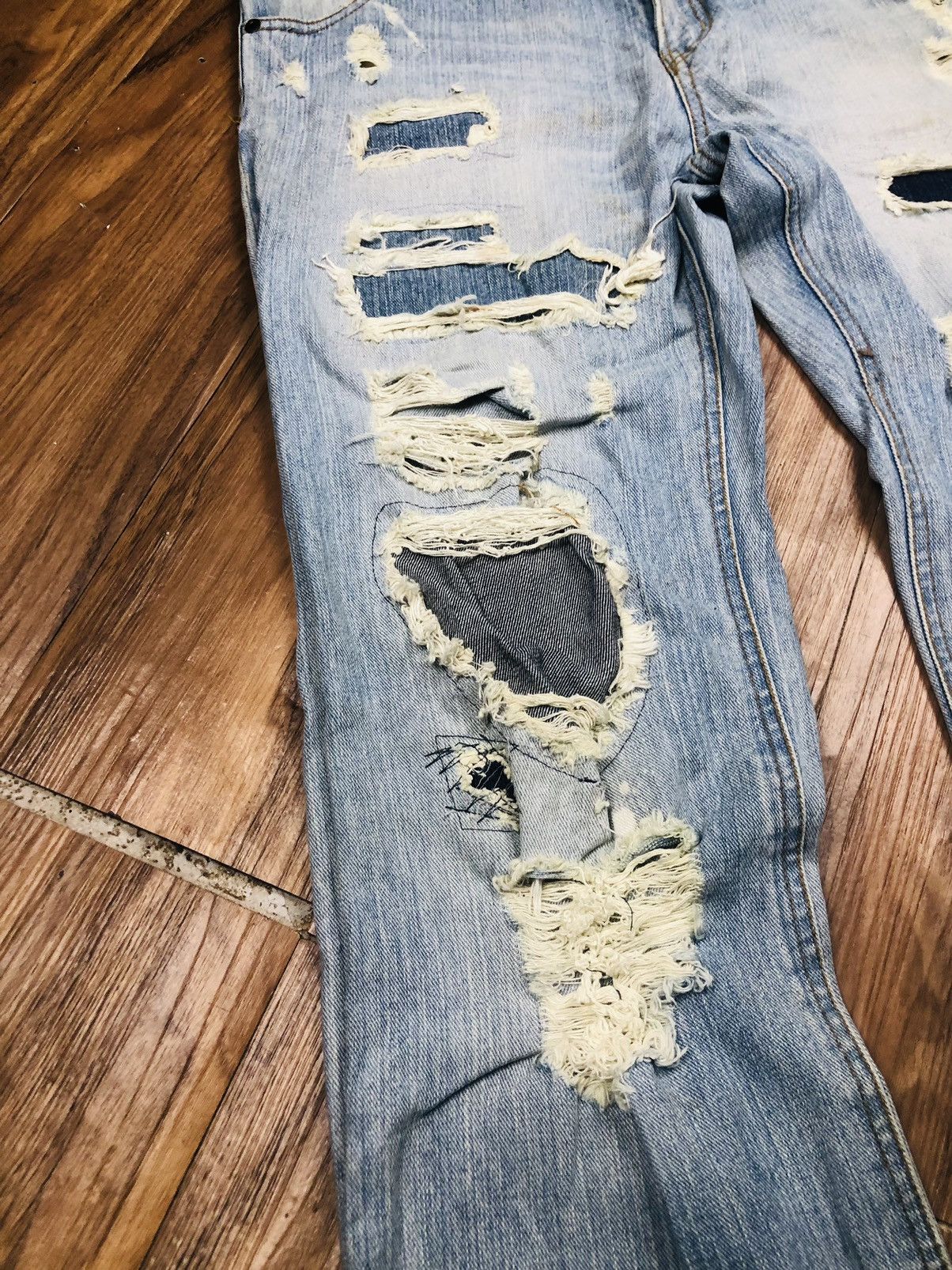 Japanese Brand EXHIBITIONIST Ripped Distressed Light Wash Jeans (37) Size US 31 - 7 Thumbnail