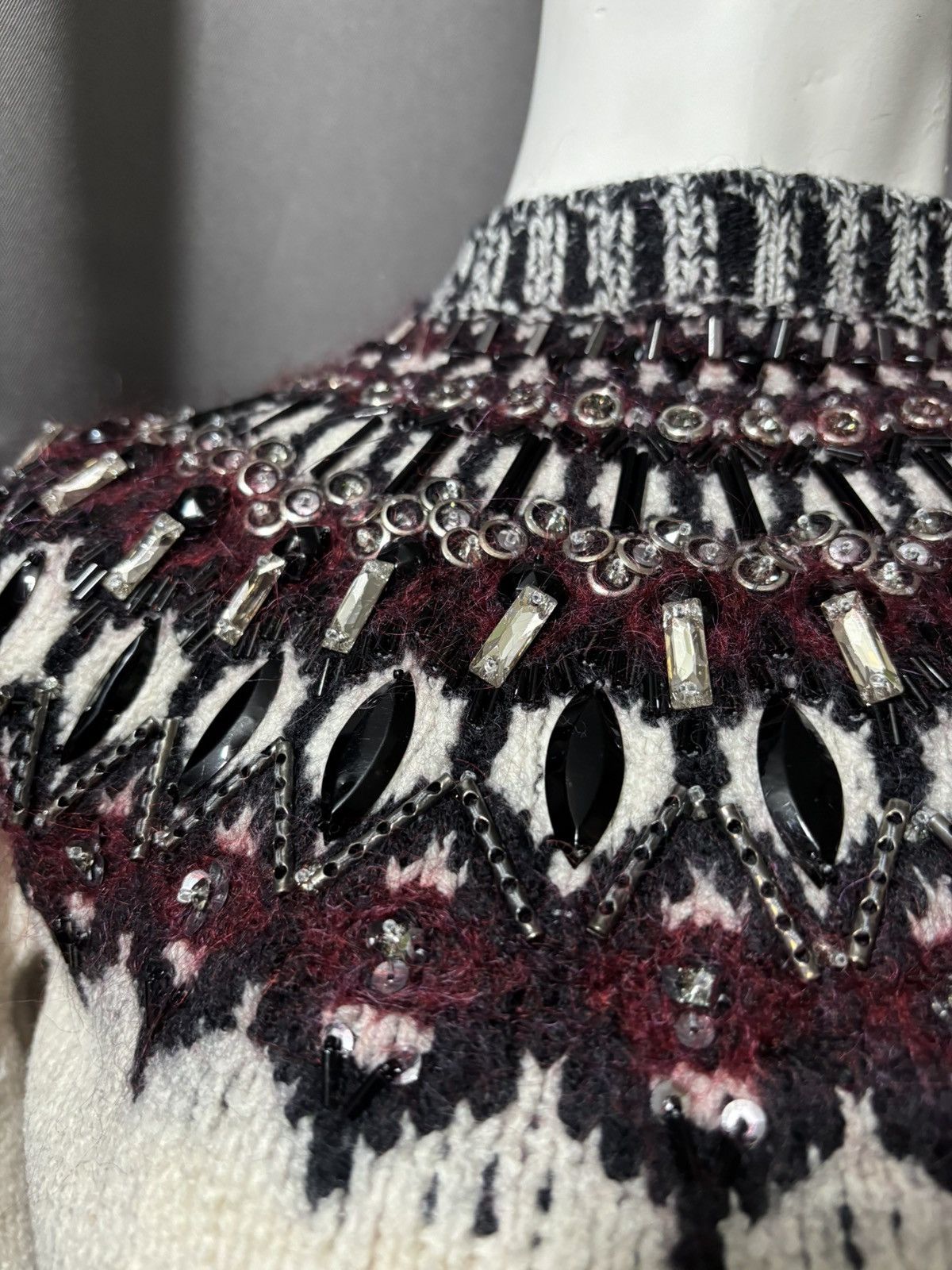 Gucci Pre Fall 2015 Heavy Embellished Yoke Design Knit Sweater Size S / US 4 / IT 40 - 6 Thumbnail